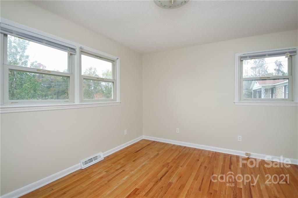 2599 Lewis Drive — Lancaster