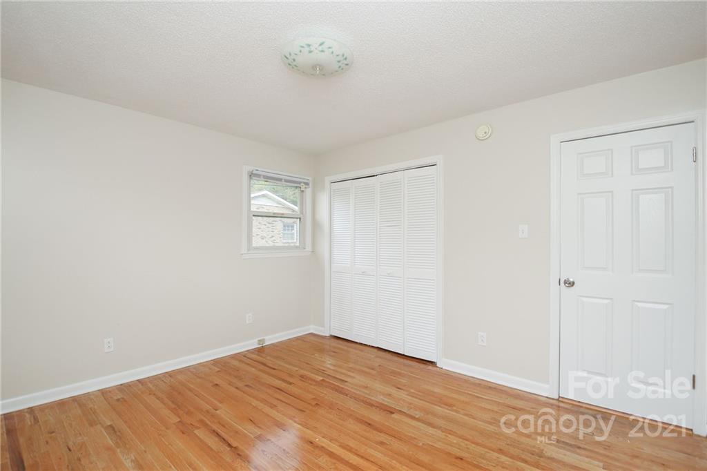 2599 Lewis Drive — Lancaster