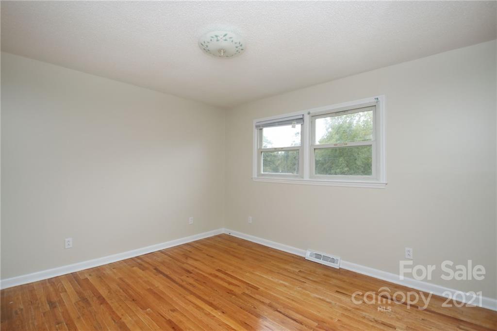 2599 Lewis Drive — Lancaster