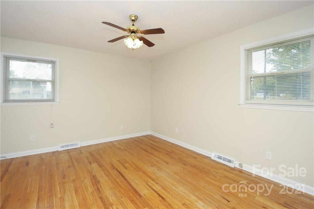 2599 Lewis Drive — Lancaster