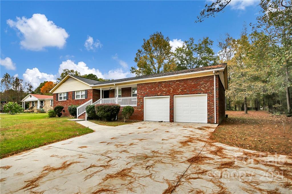 2599 Lewis Drive — Lancaster