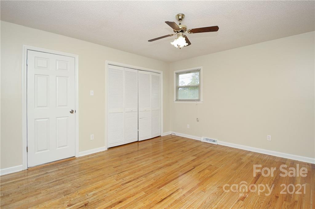 2599 Lewis Drive — Lancaster