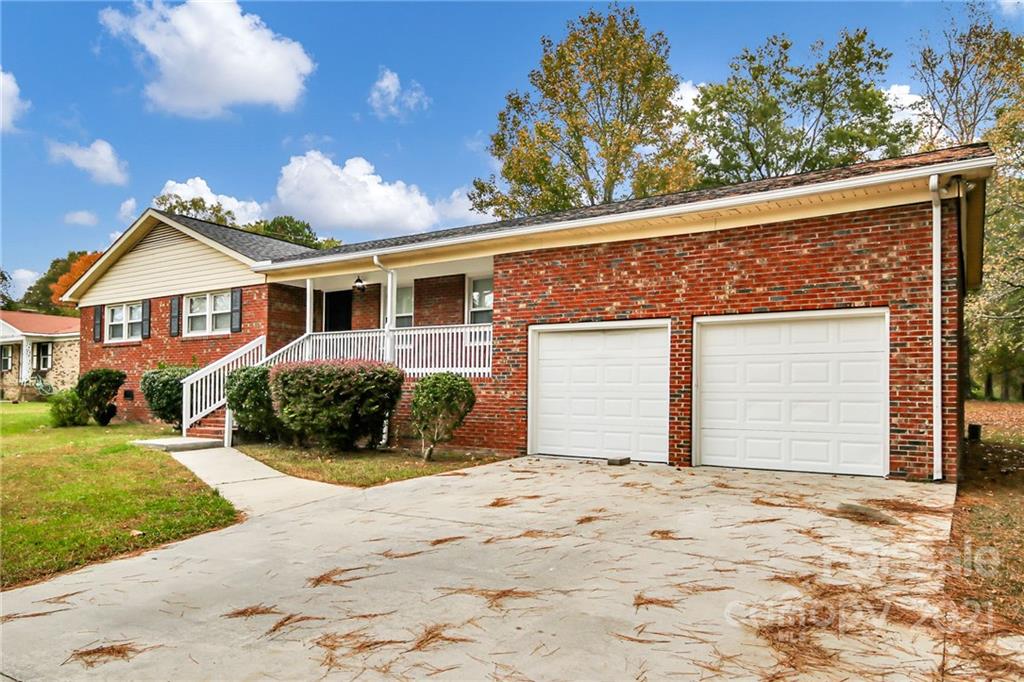 2599 Lewis Drive — Lancaster