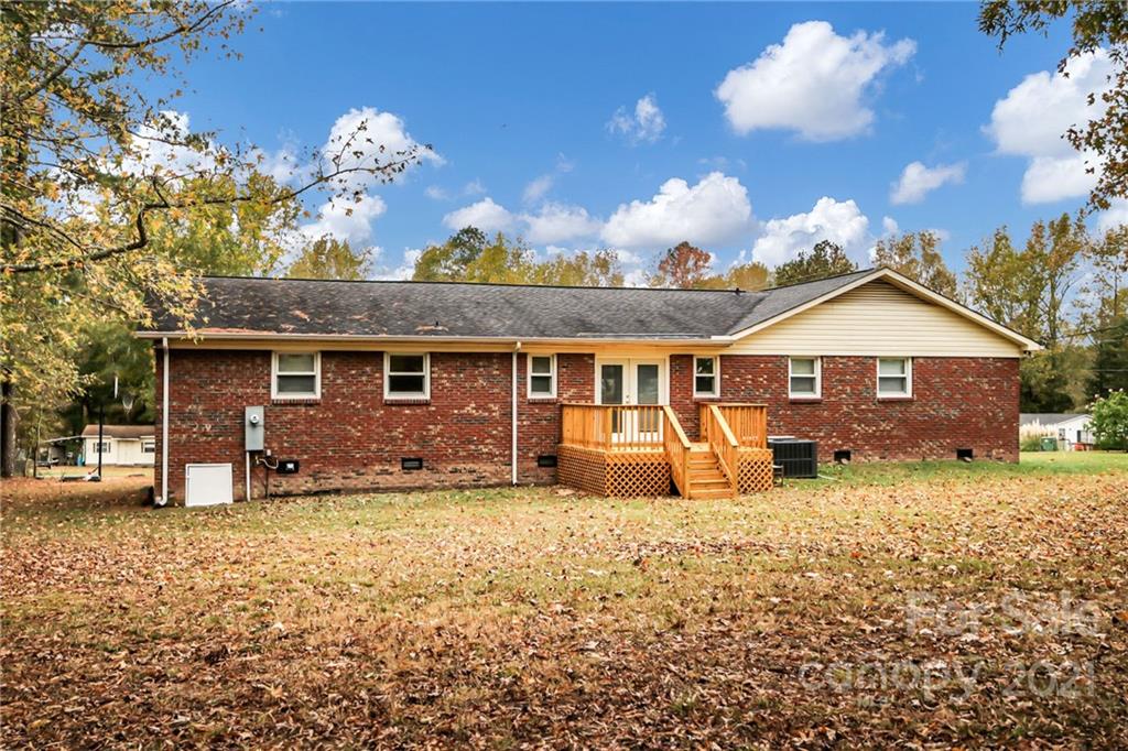 2599 Lewis Drive — Lancaster