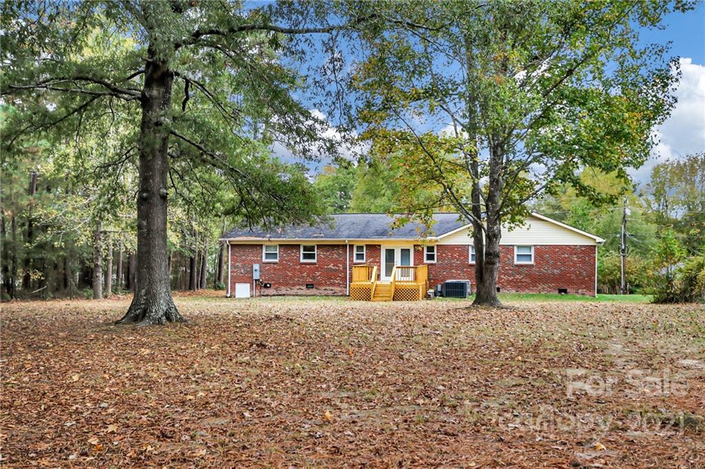 2599 Lewis Drive — Lancaster