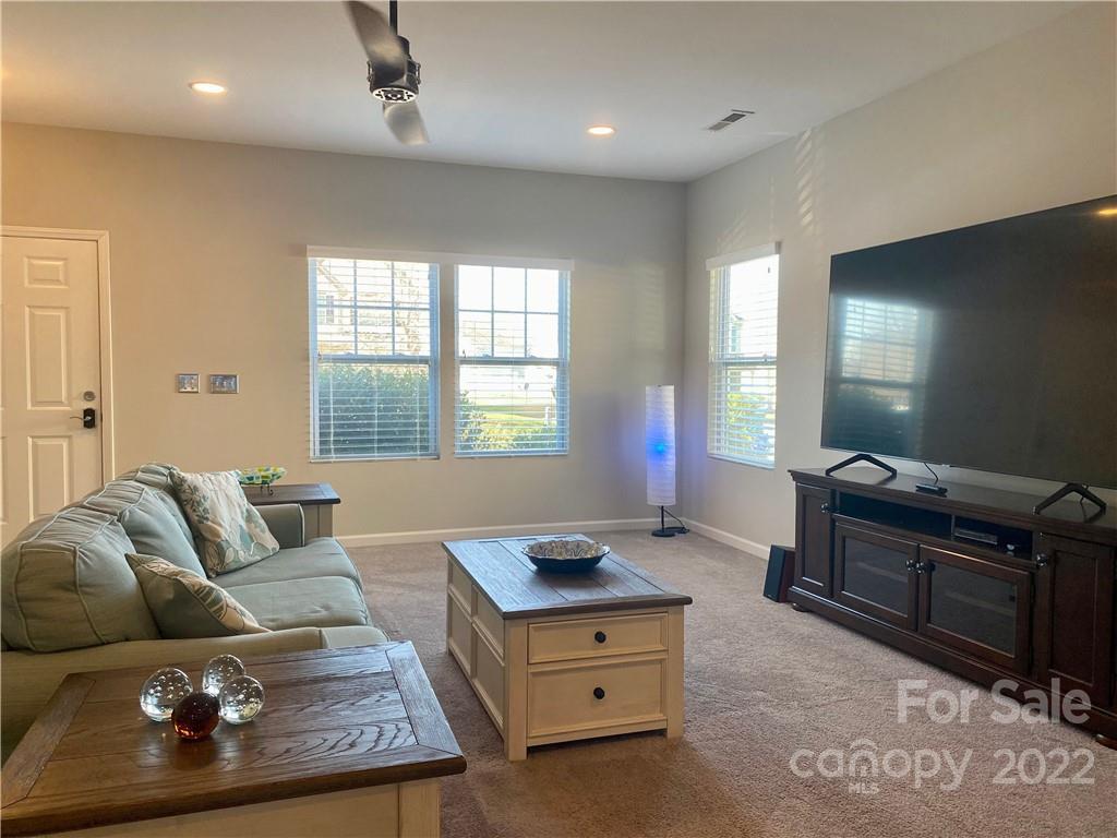 527 Smokehouse Lane — Albemarle