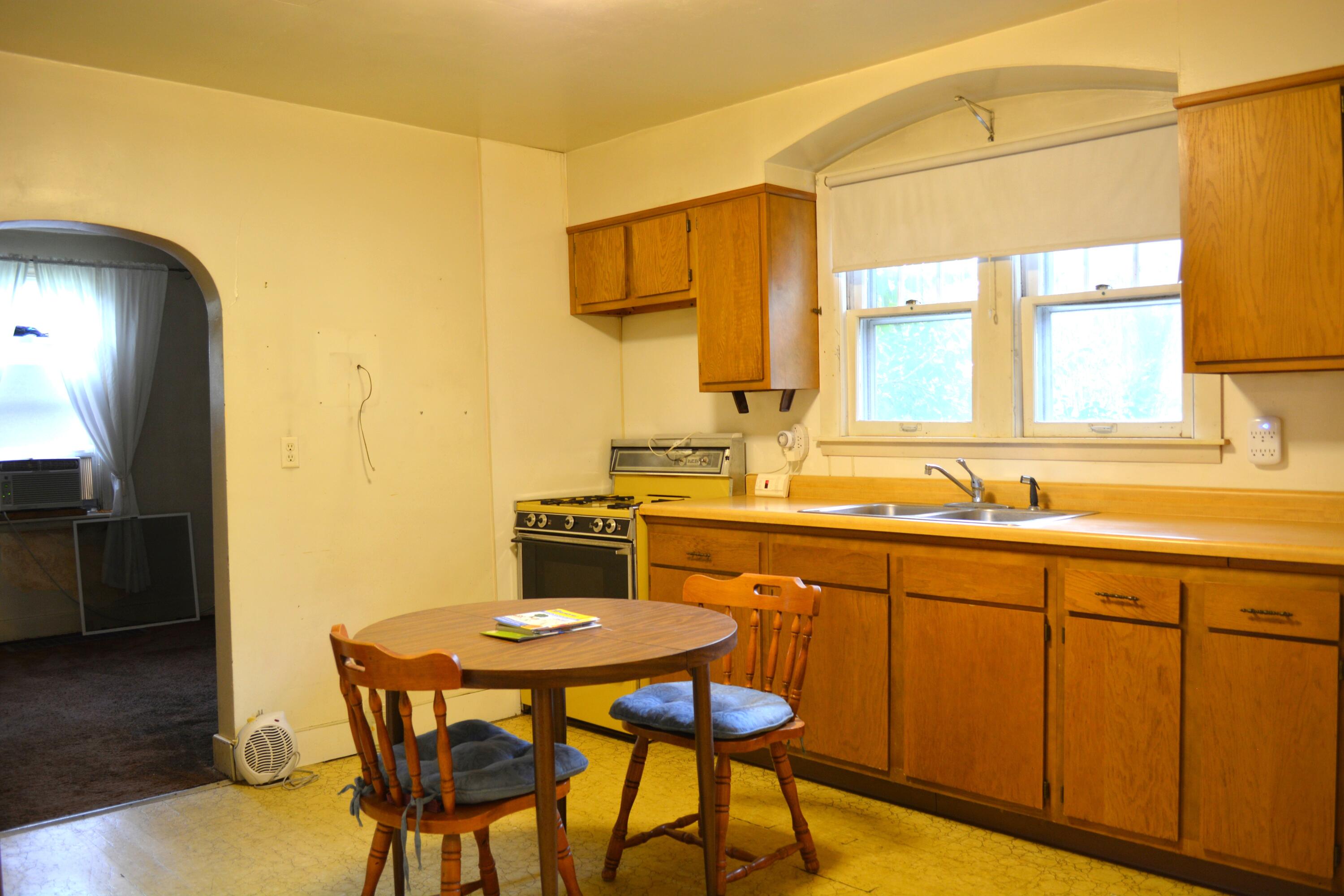 10010 Kennedy Avenue, Highland, IN 46322; Image #4