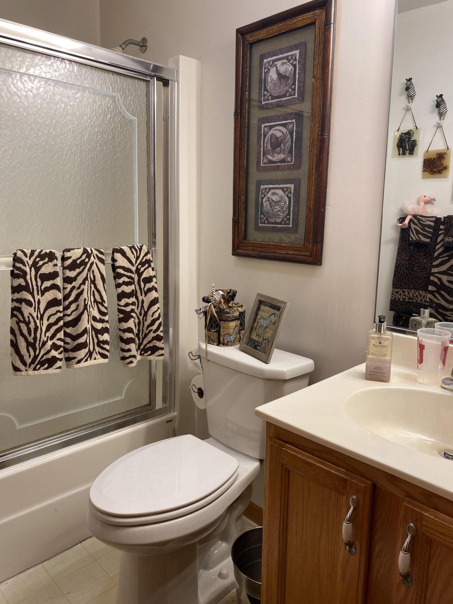 523 Hidden Oak Drive, Hobart, IN 46342; Image #16