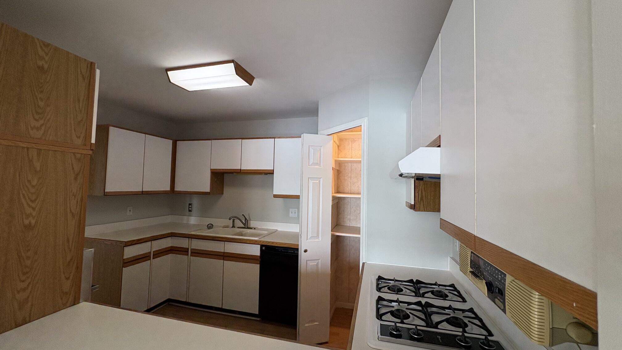 5035 Spinnaker Lane, Crown Point, IN #C, 46307; Image #84