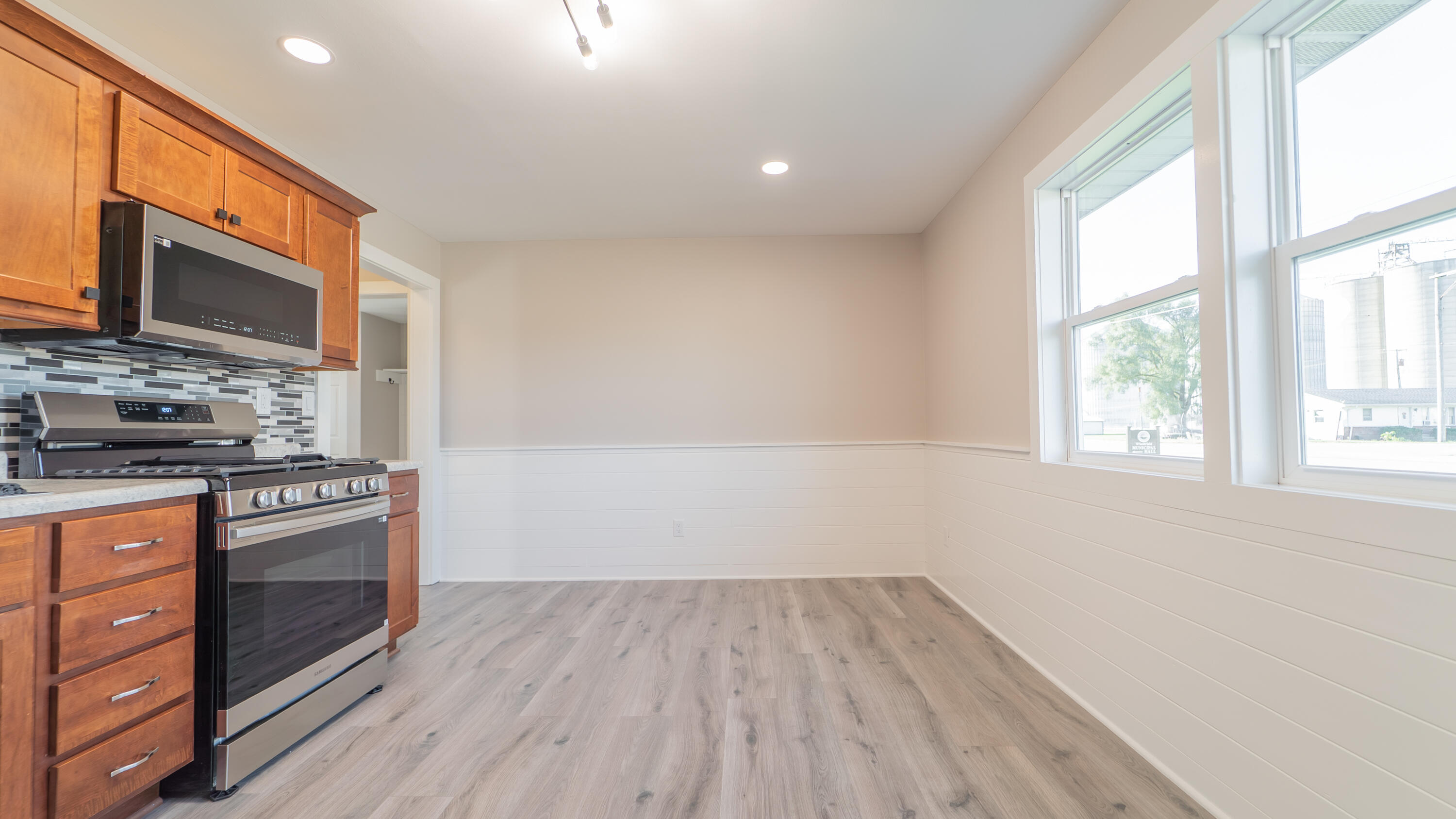 205 E Grove Street, Wheatfield, IN 46392; Image #15