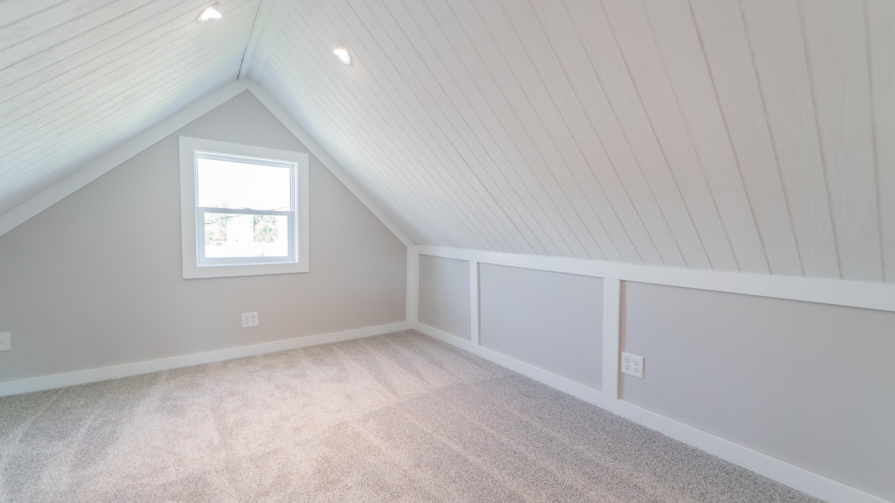 205 E Grove Street, Wheatfield, IN 46392; Image #26