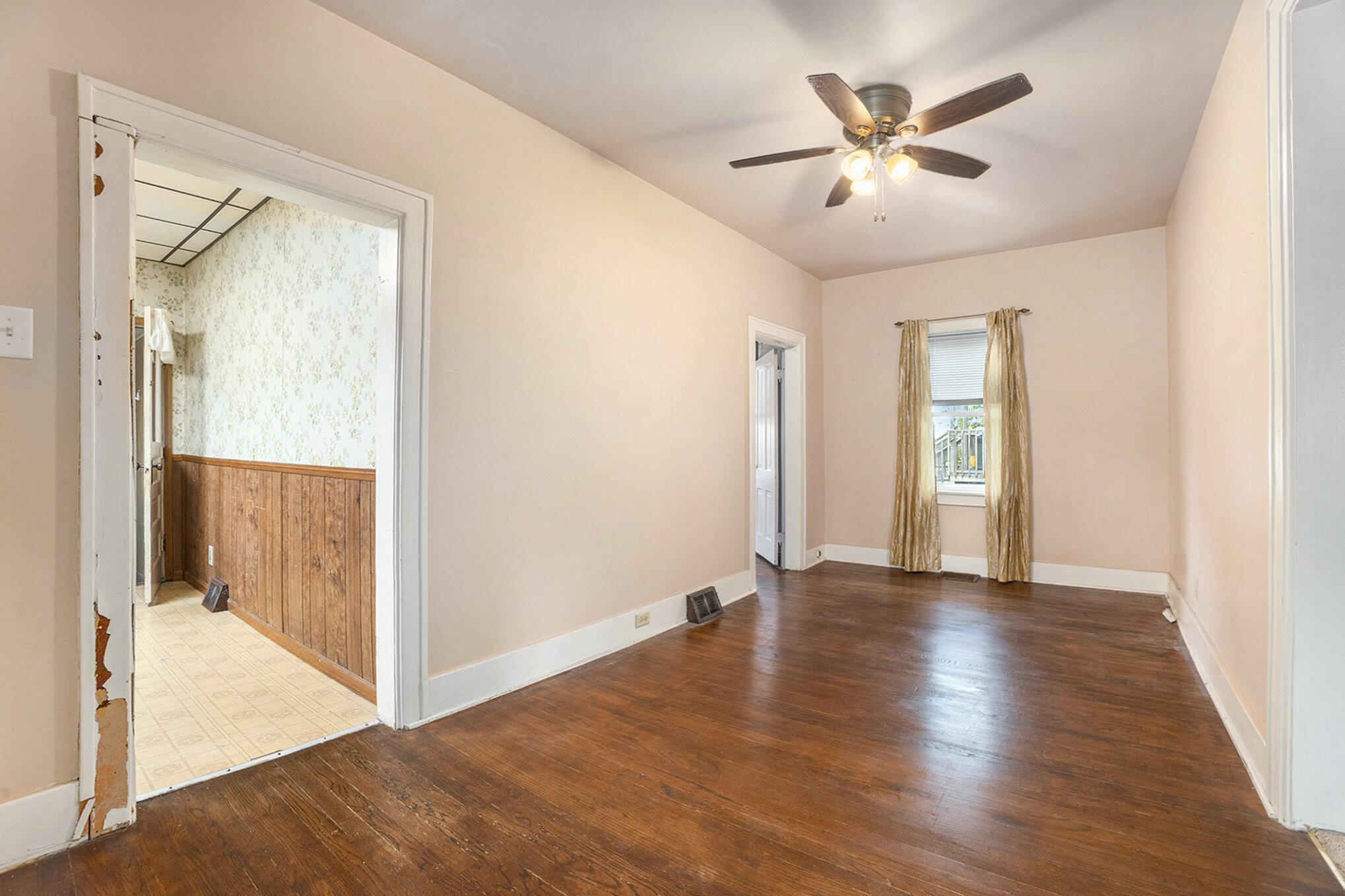 112 E Warren Street, Michigan City, IN 46360; Image #5