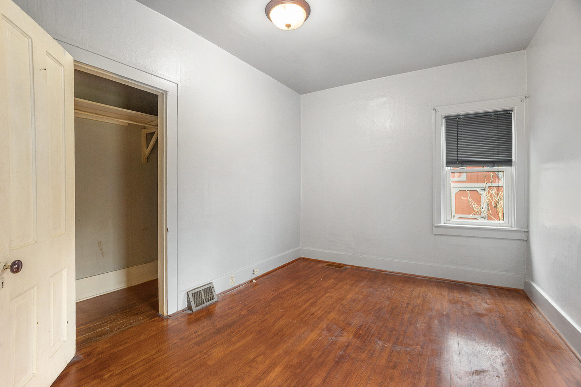 112 E Warren Street, Michigan City, IN 46360; Image #6