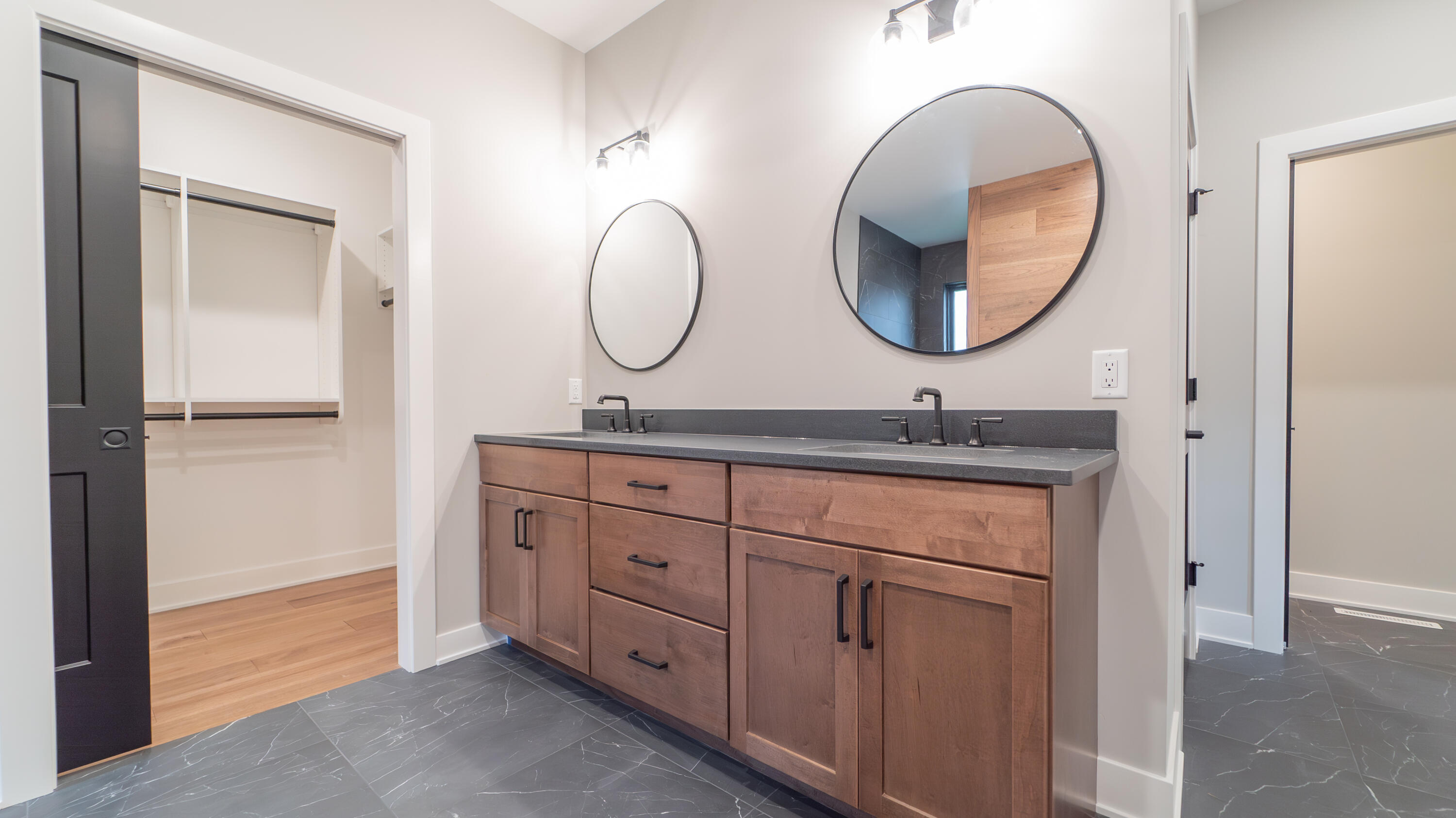 161 N Winterberry Drive, Valparaiso, IN 46385; Image #23