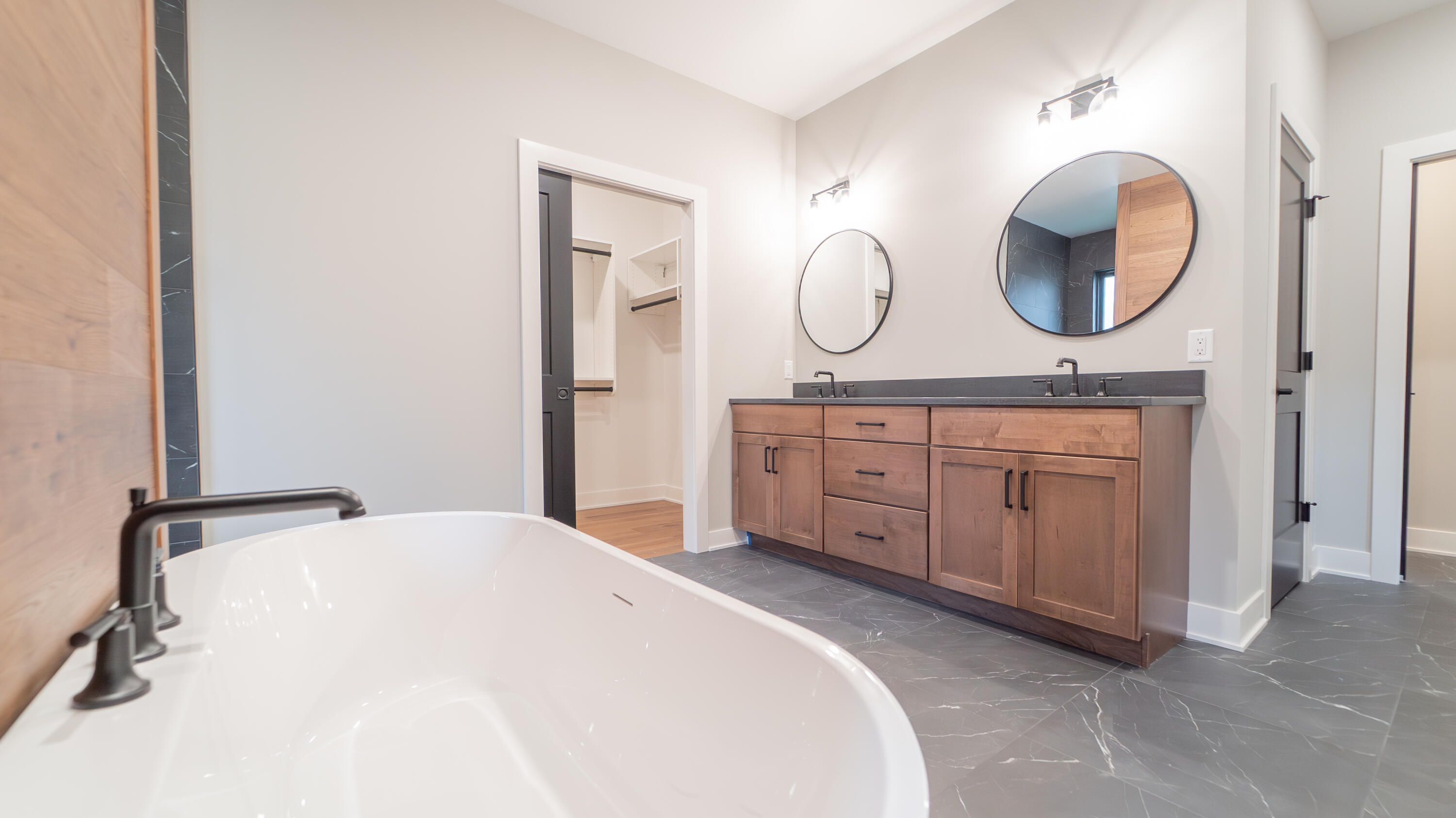 161 N Winterberry Drive, Valparaiso, IN 46385; Image #27