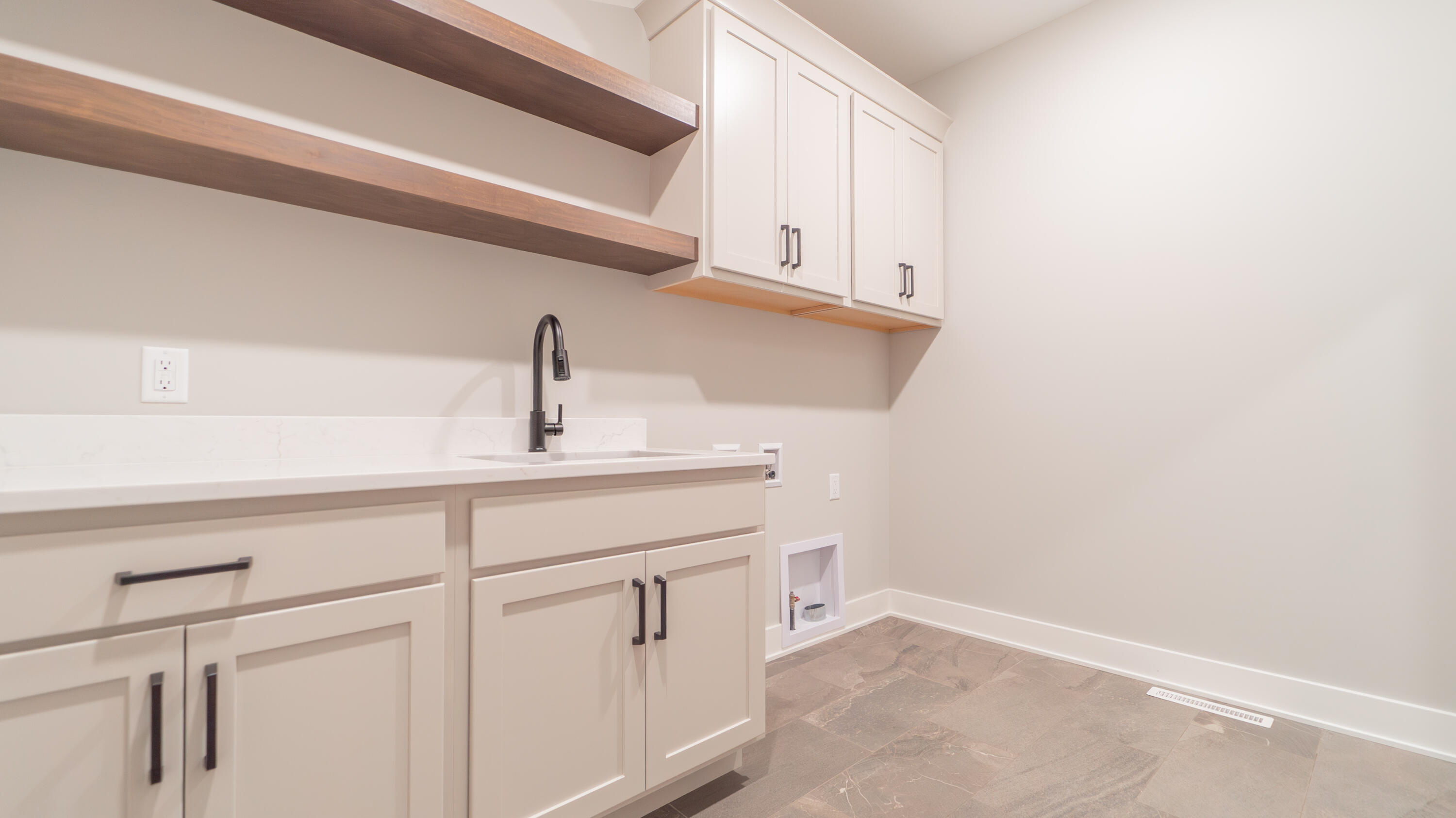161 N Winterberry Drive, Valparaiso, IN 46385; Image #30