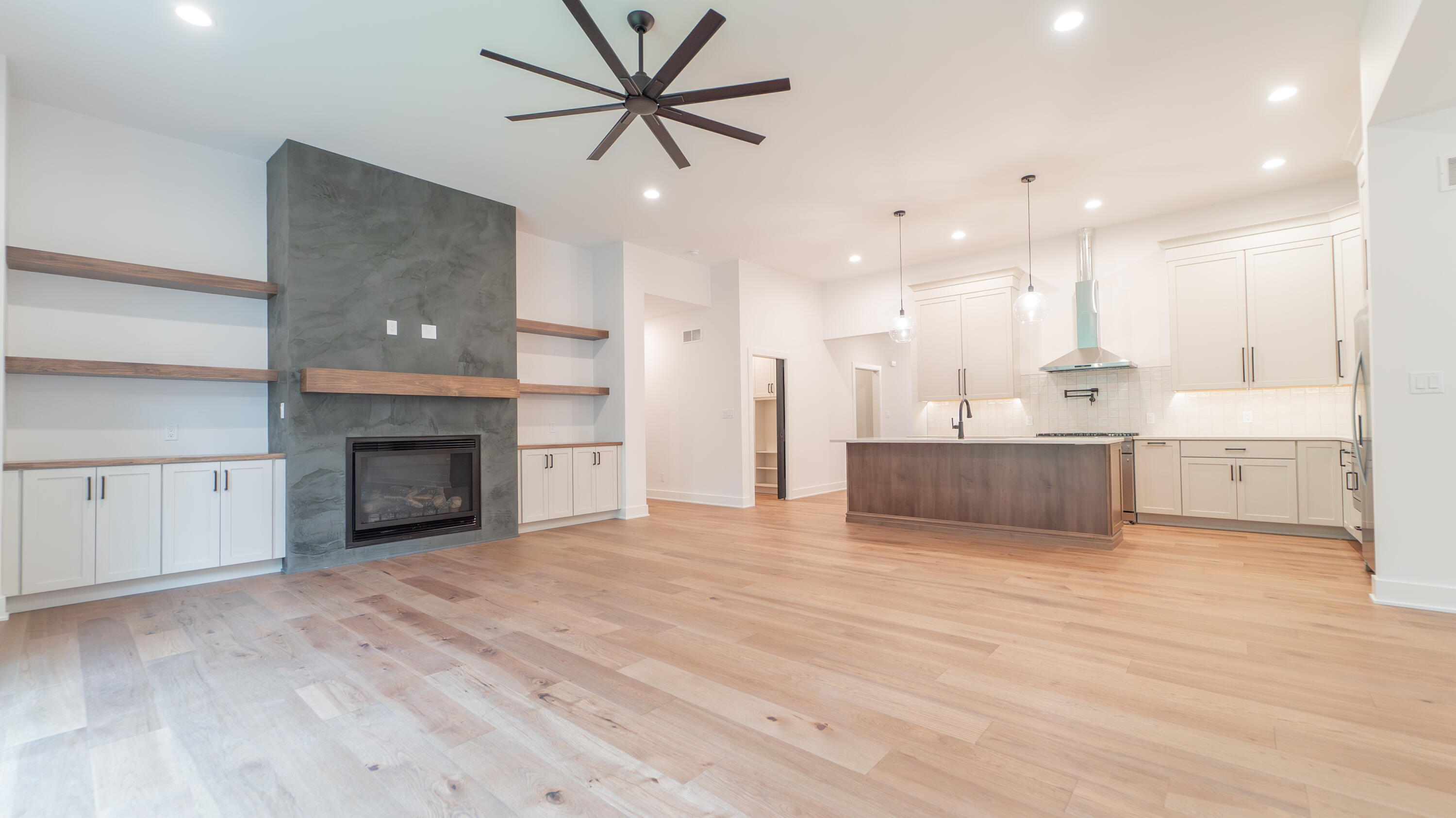 161 N Winterberry Drive, Valparaiso, IN 46385; Image #8