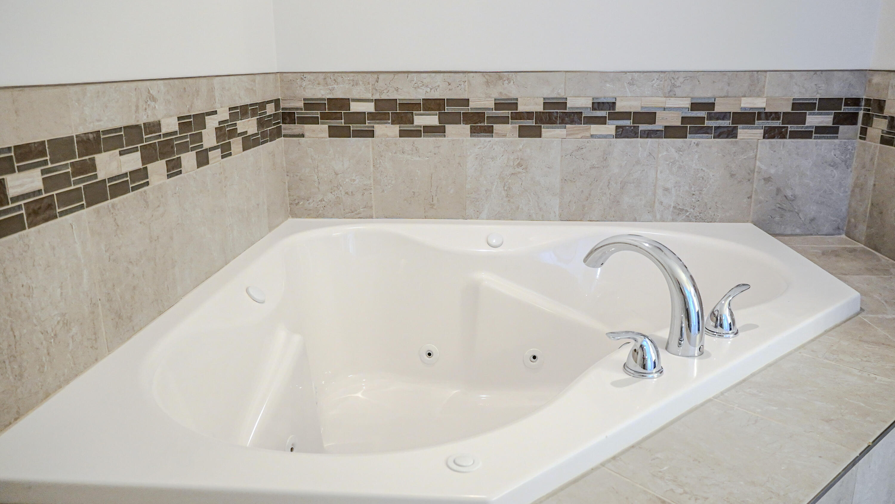8240 Dylan Drive, Merrillville, IN 46410; Image #12