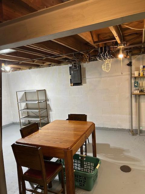 9401 Fran Lin Pkwy, Munster, IN 46321; Image #35