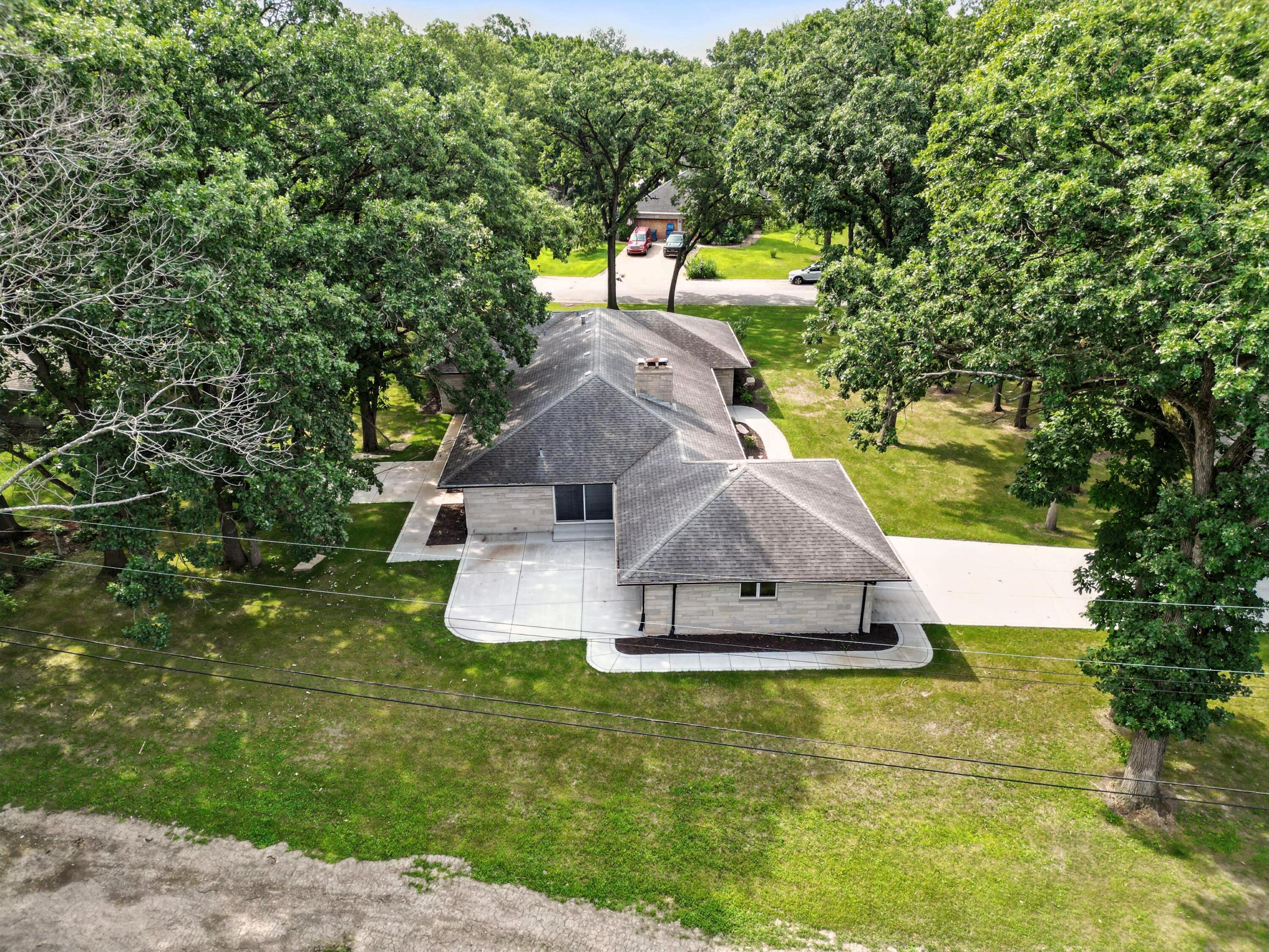 2711 Edgewood Drive, Dyer, IN 46311; Image #4