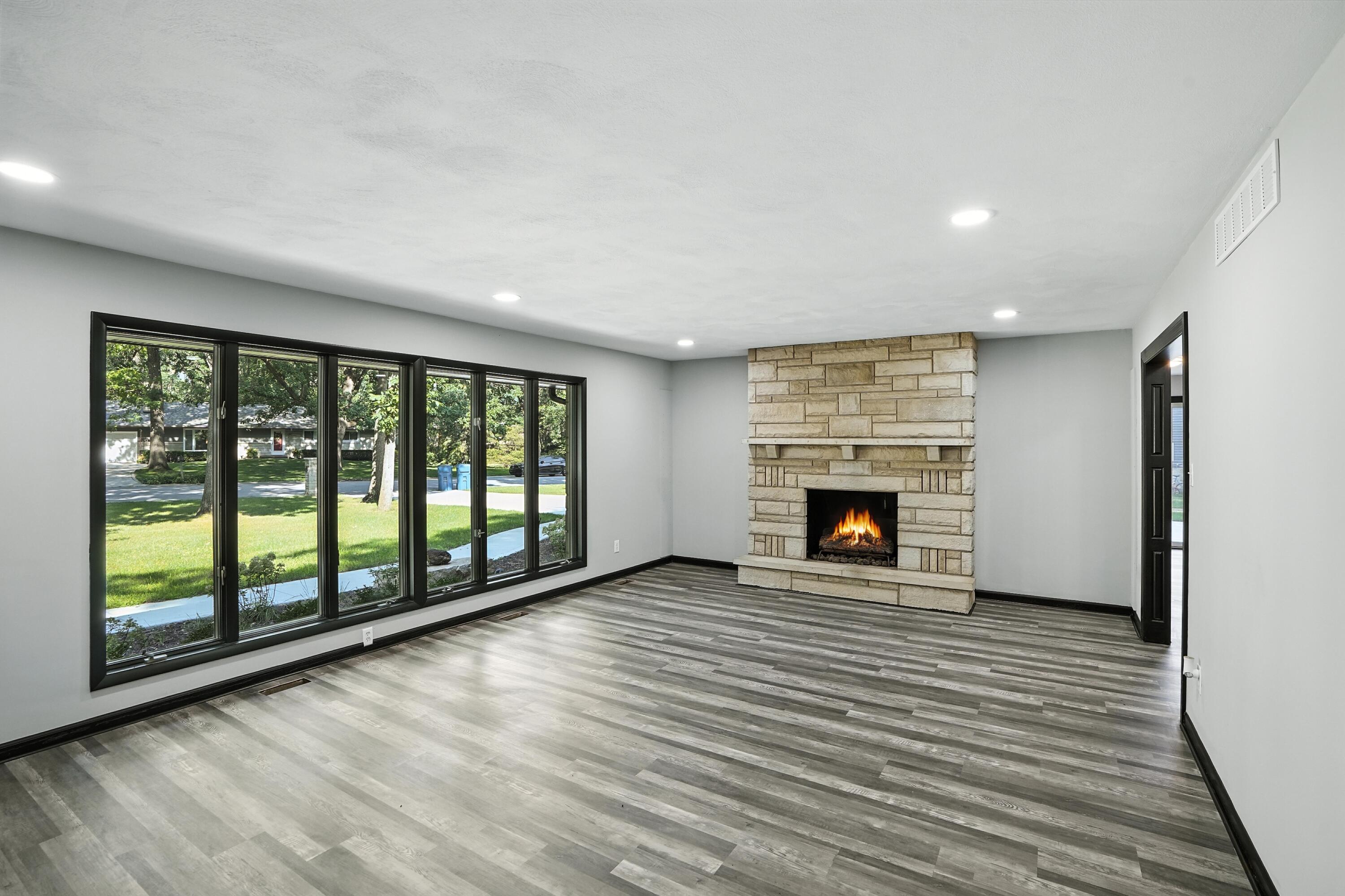2711 Edgewood Drive, Dyer, IN 46311; Image #5