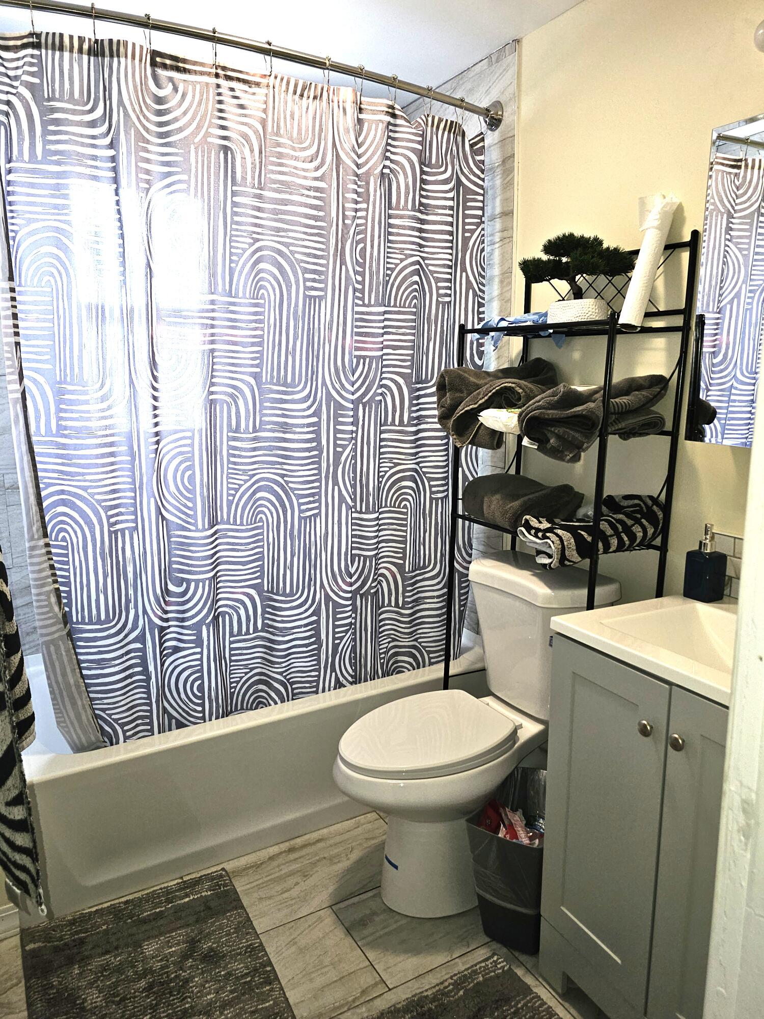 1212 W Taft Street, Gary, IN 46404; Image #21