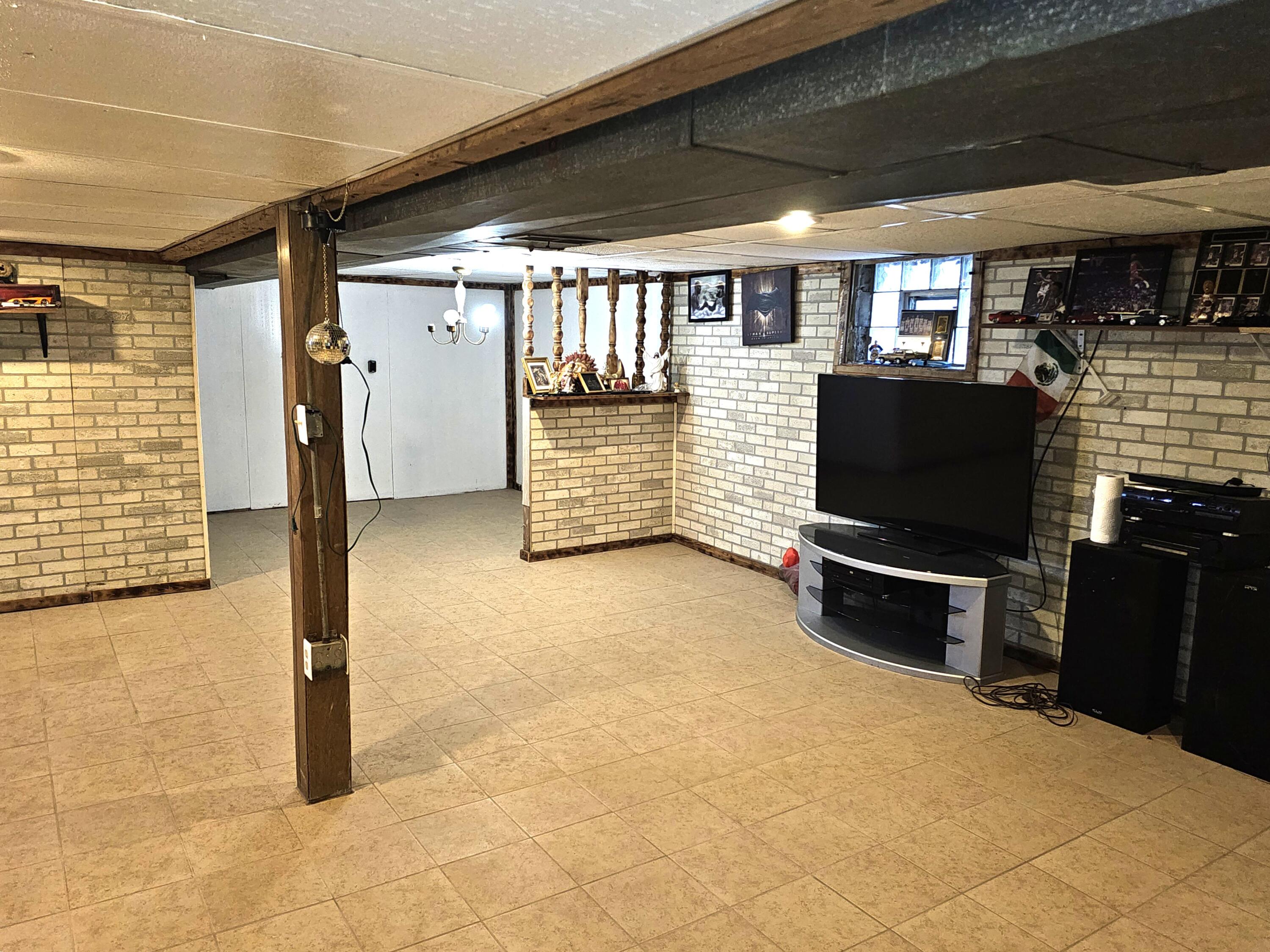 1212 W Taft Street, Gary, IN 46404; Image #25