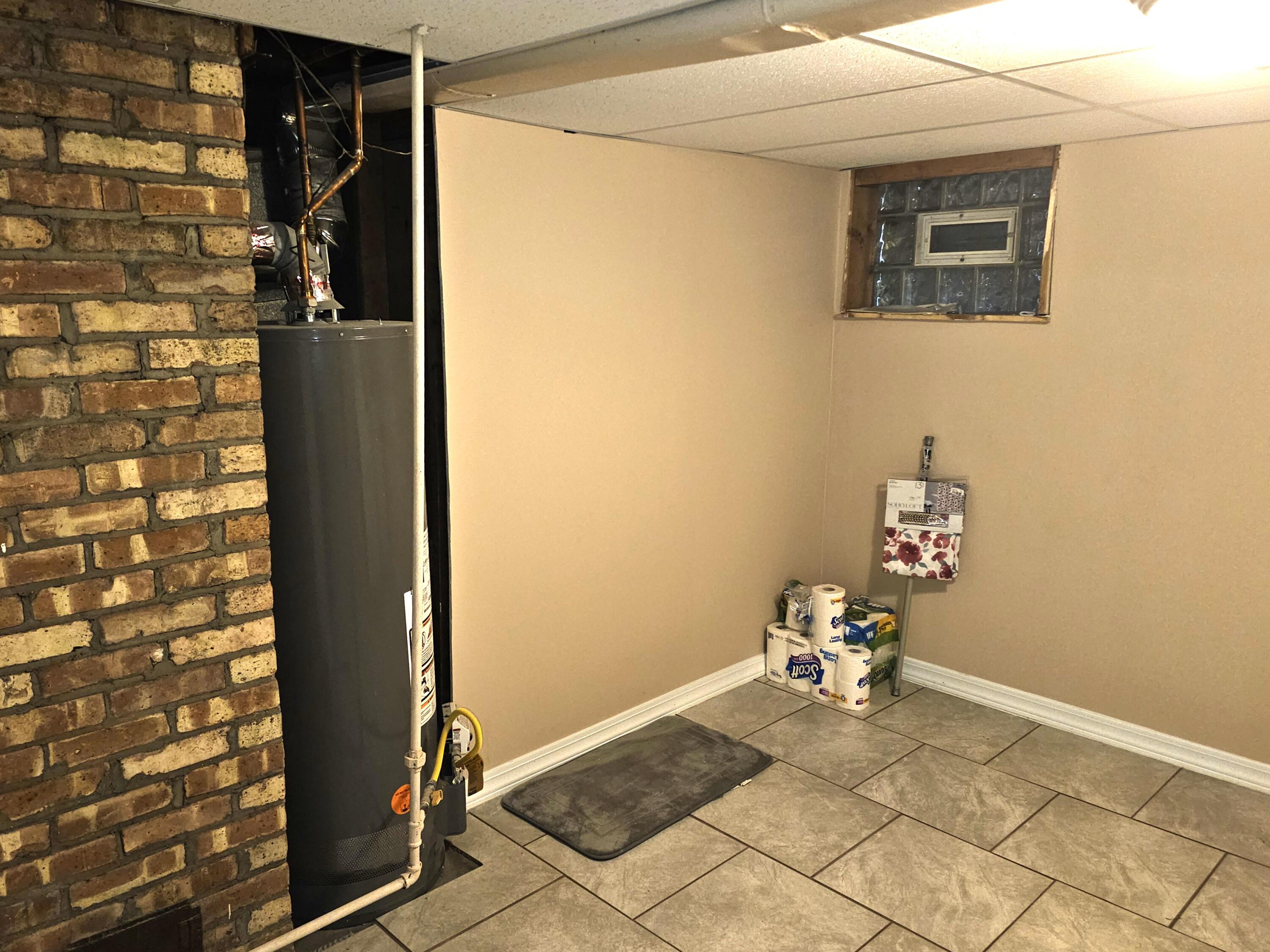 1212 W Taft Street, Gary, IN 46404; Image #36