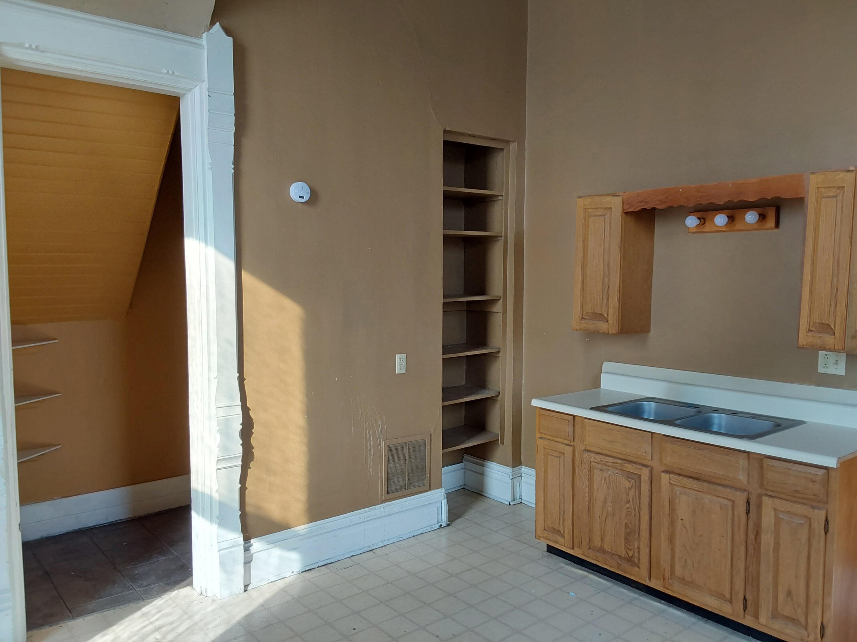 120 S Park Avenue, Rensselaer, IN 47978; Image #25