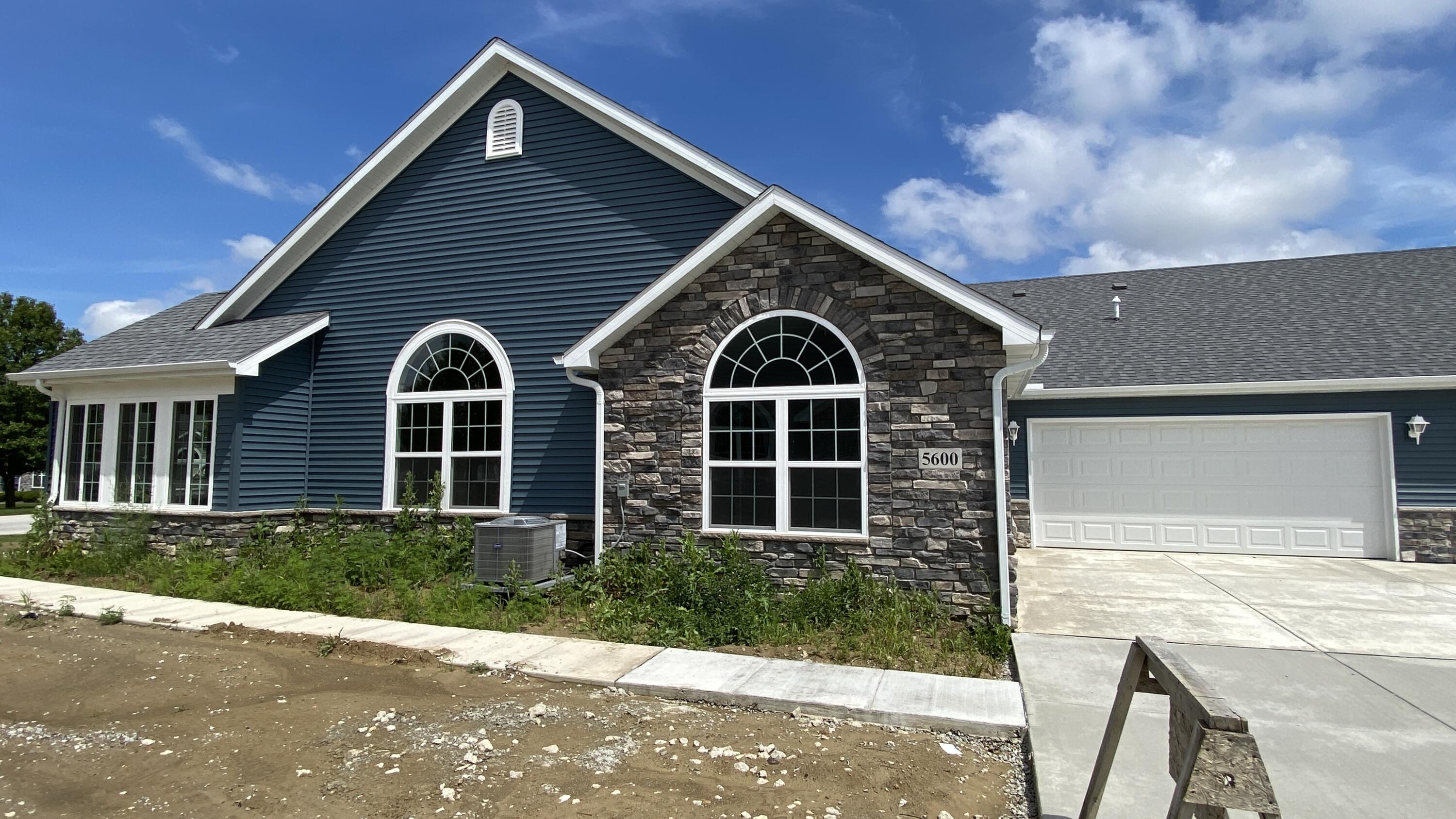 5600 Fountain Circle, Winfield, IN 46307; Image #10