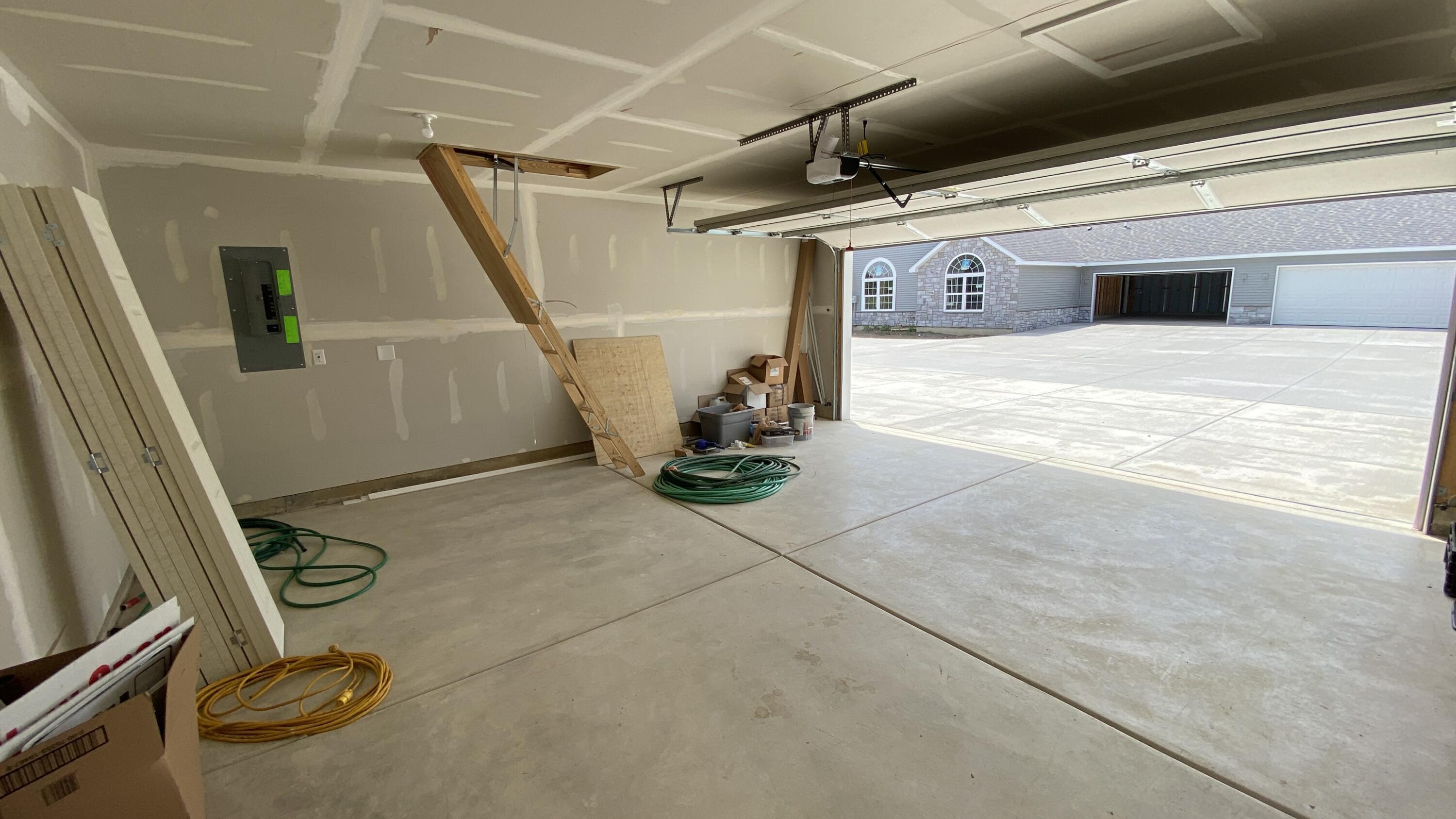 5600 Fountain Circle, Winfield, IN 46307; Image #68