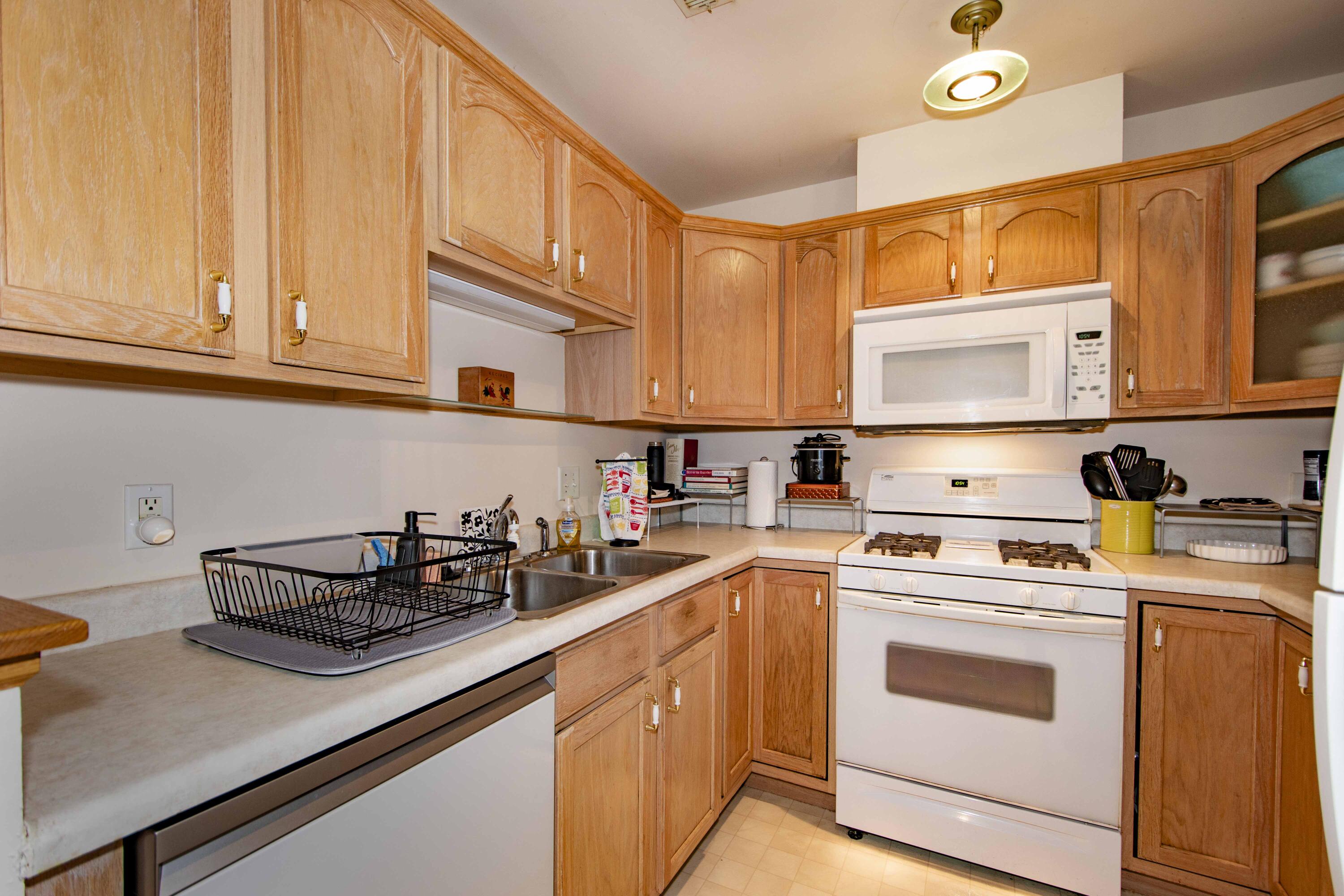 2009 W 75th Place, Merrillville, IN 46410; Image #10