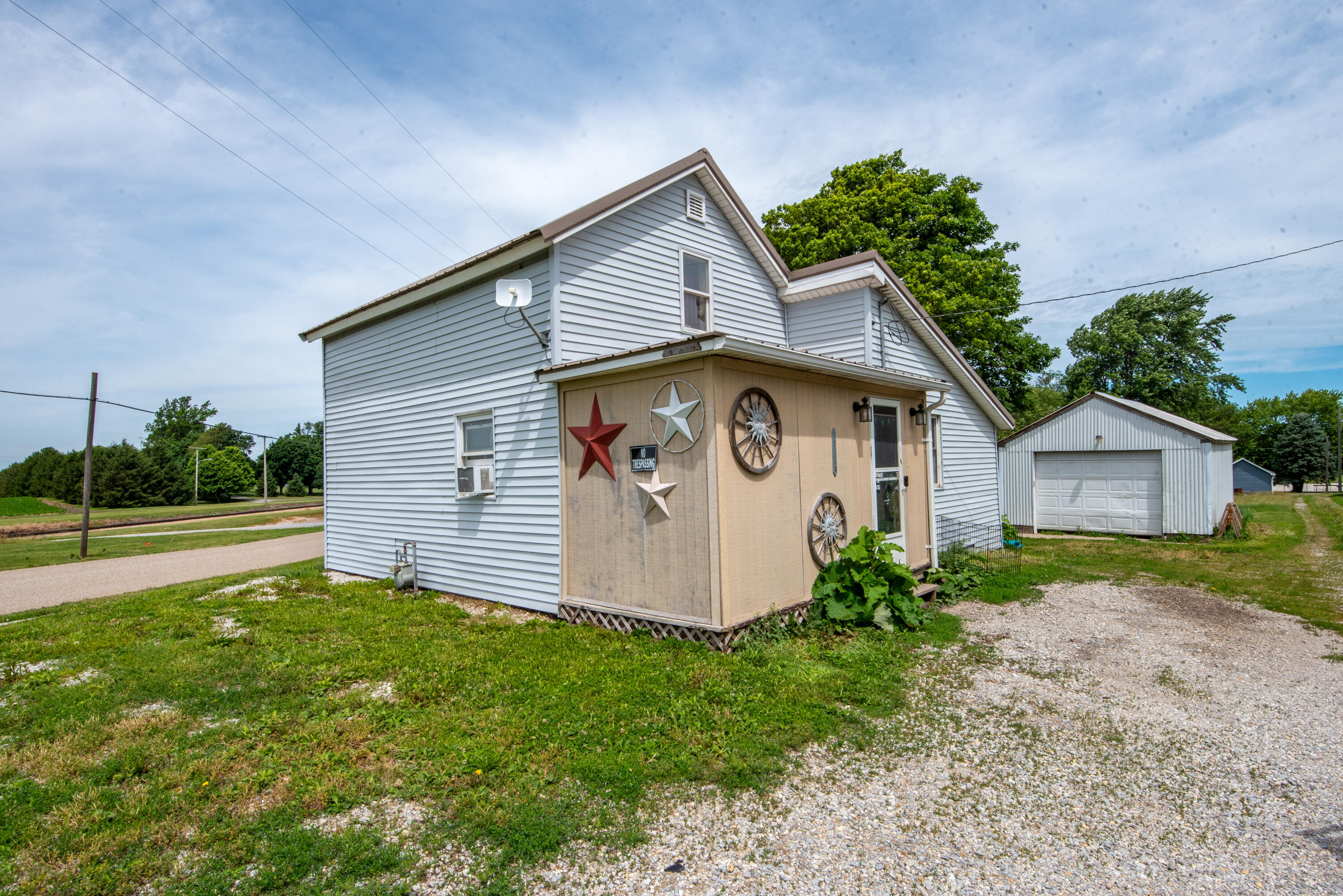 307 W 6th, Earl Park, IN 47942; Image #2