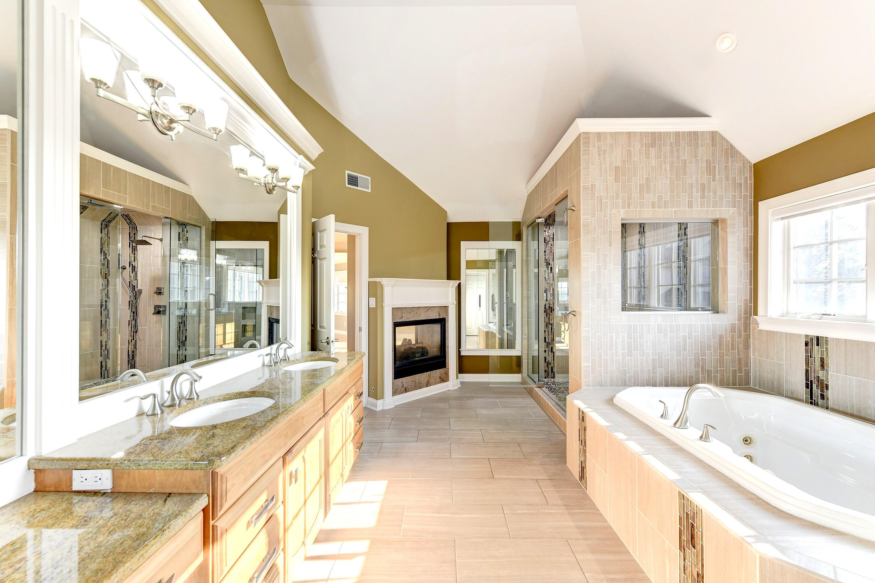 10135 Cherrywood Lane, Munster, IN 46321; Image #29
