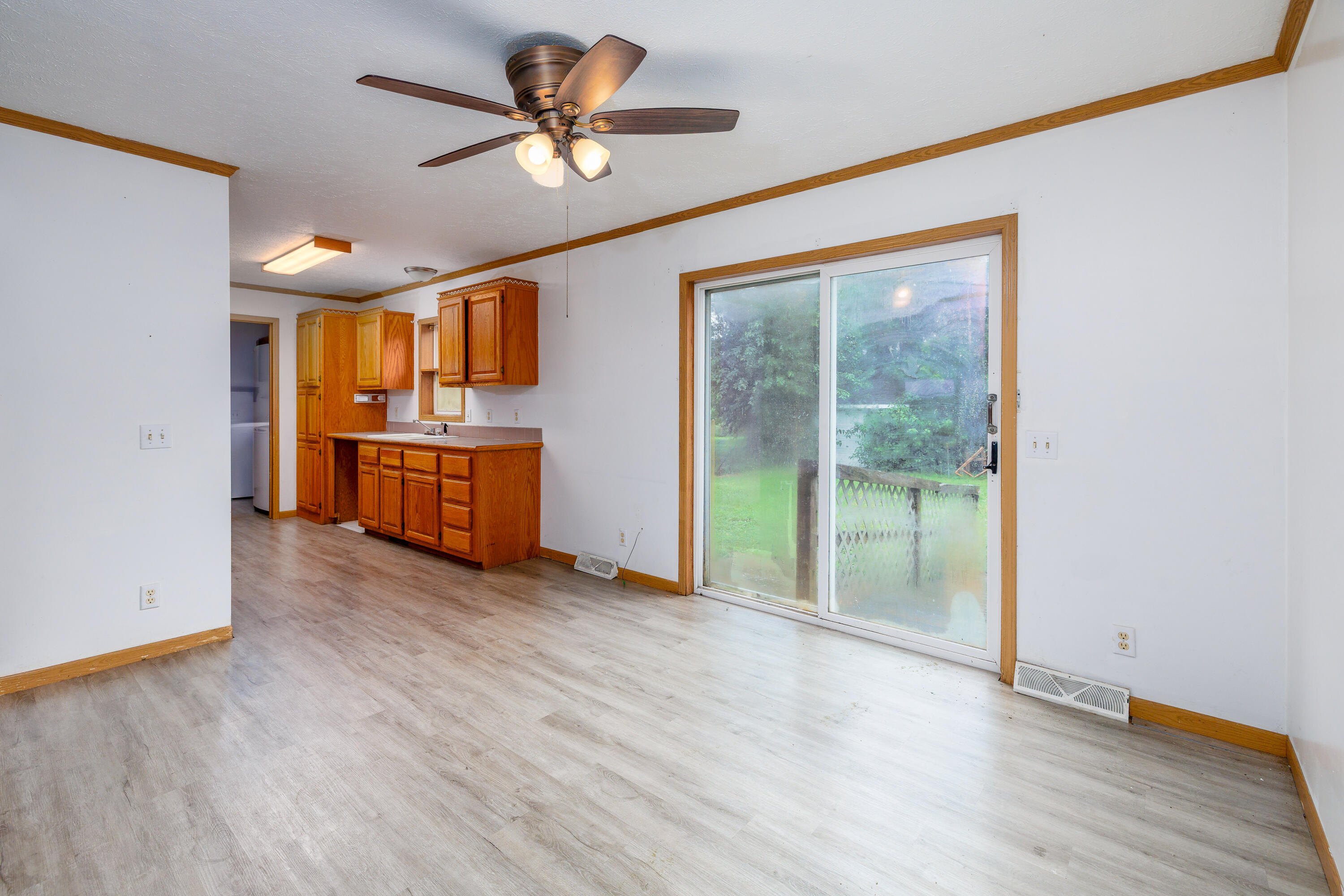 106 W Allen Street, Kentland, IN 47951; Image #10
