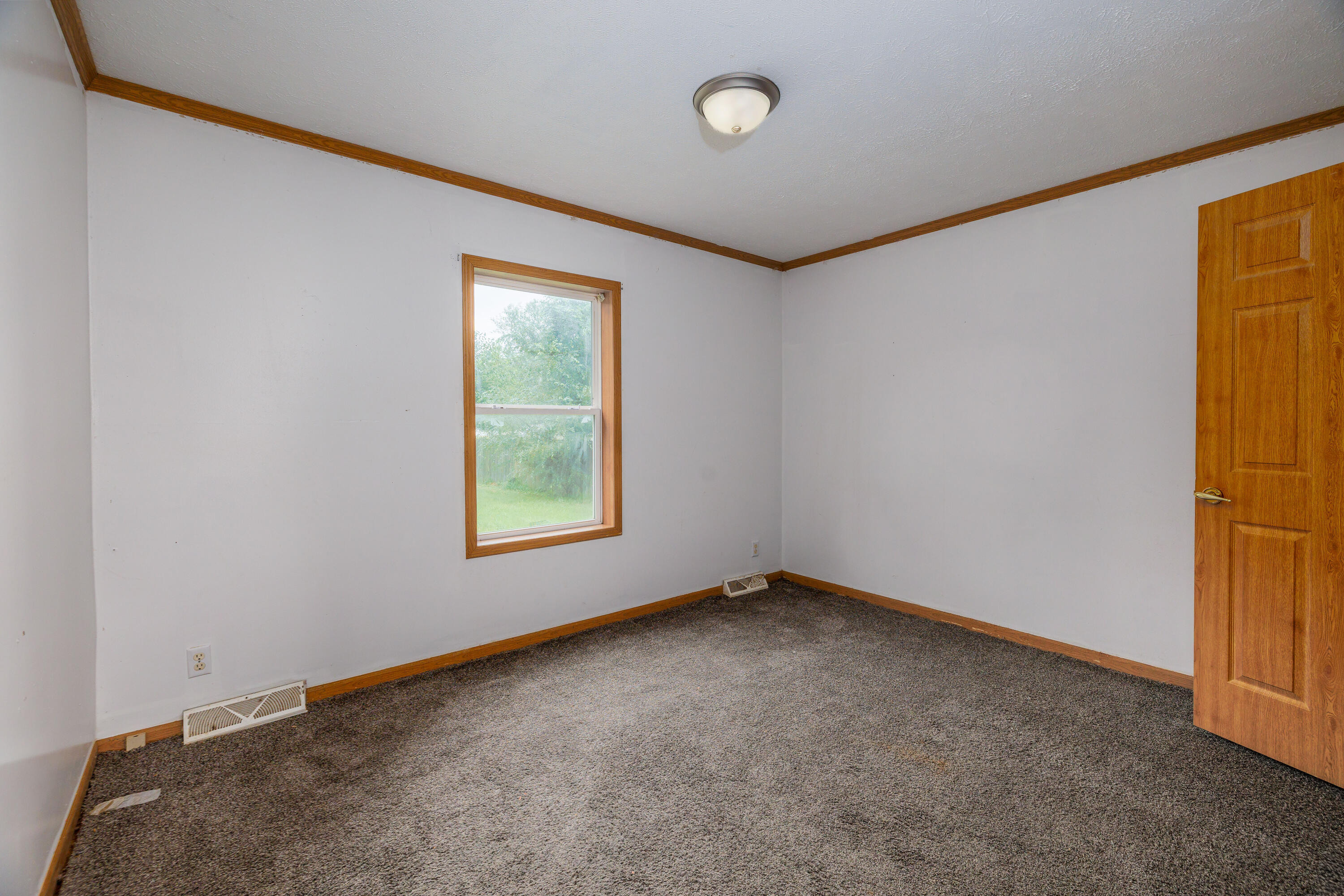 106 W Allen Street, Kentland, IN 47951; Image #14