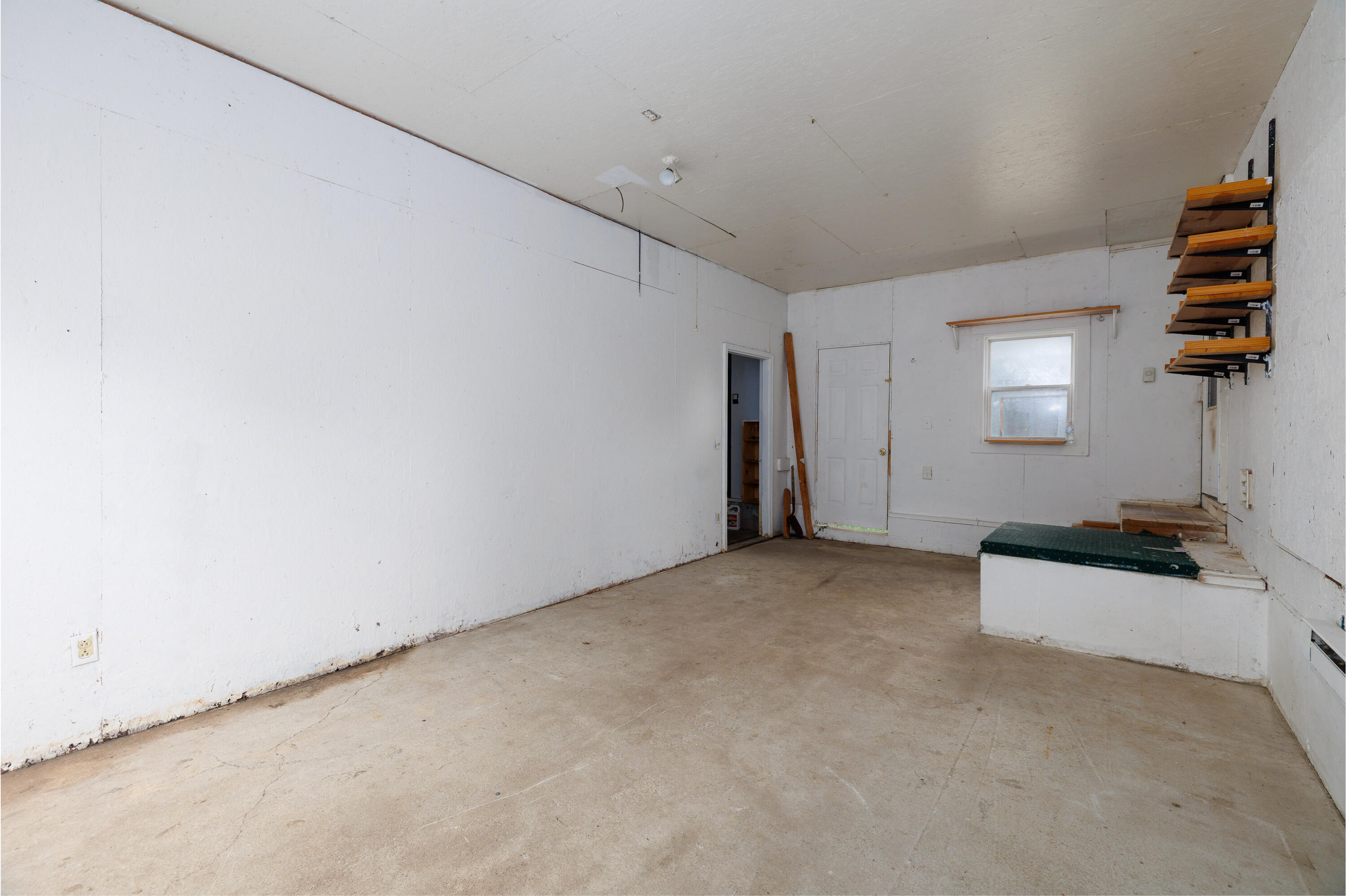 106 W Allen Street, Kentland, IN 47951; Image #25