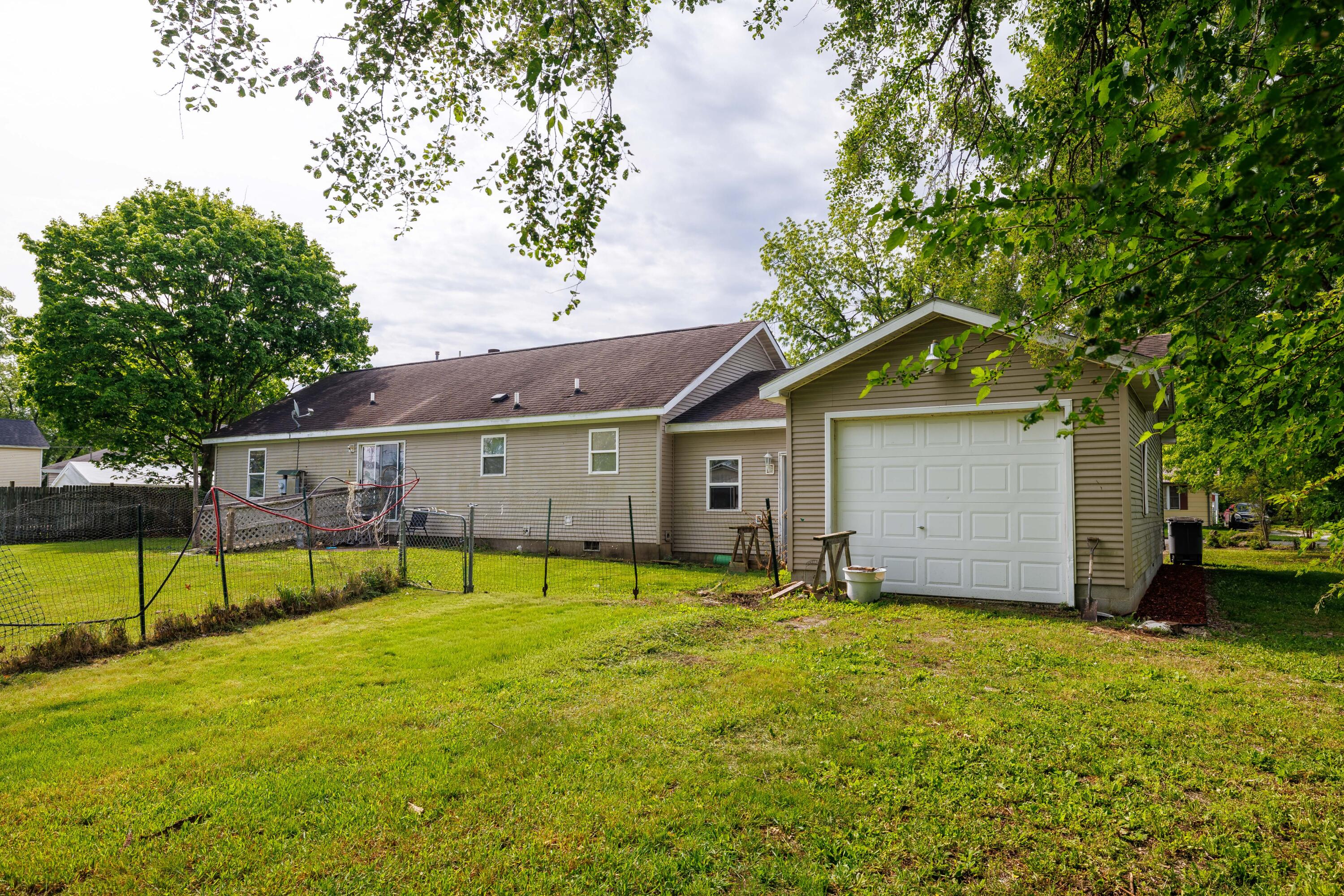106 W Allen Street, Kentland, IN 47951; Image #29