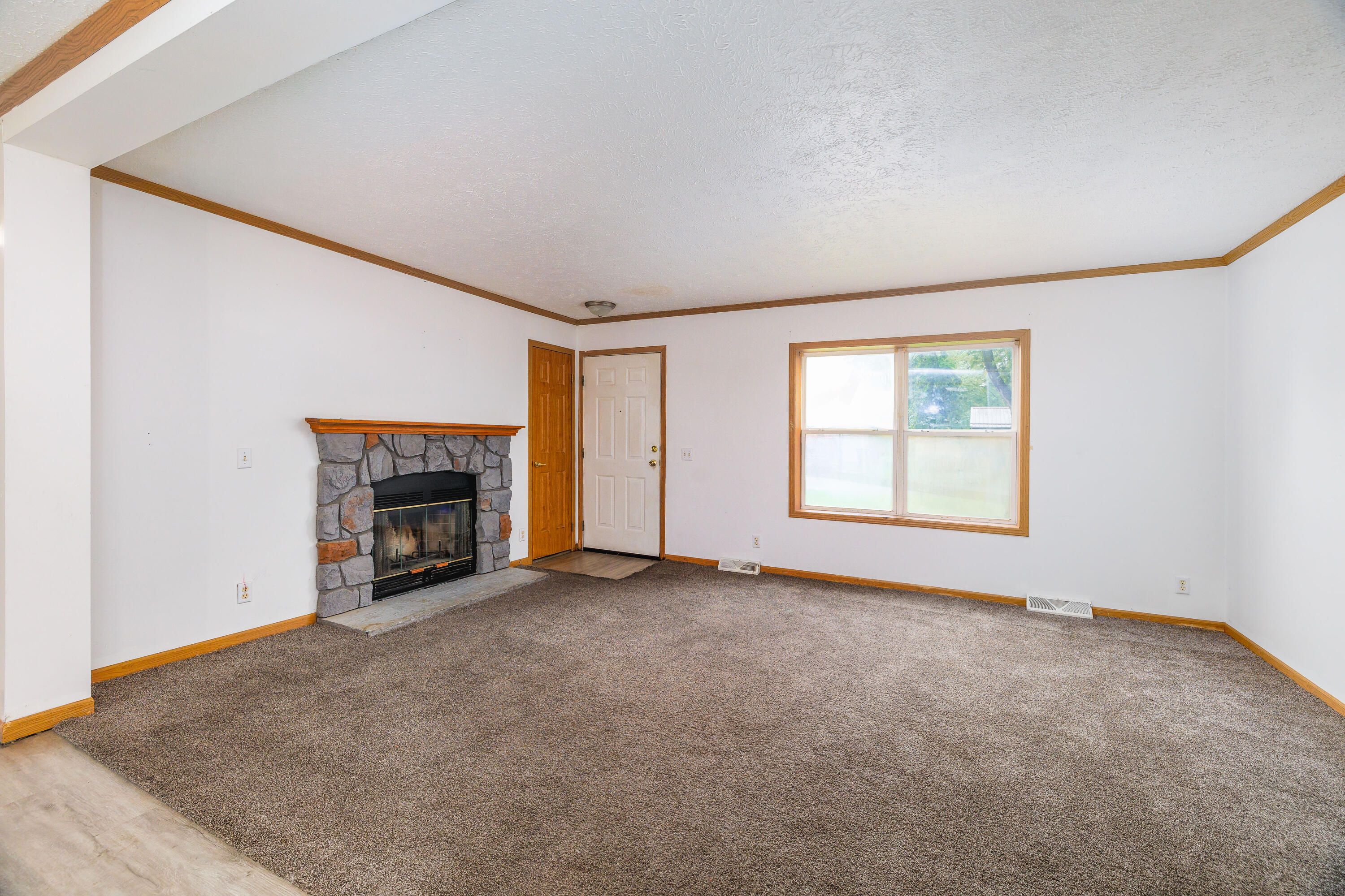 106 W Allen Street, Kentland, IN 47951; Image #8