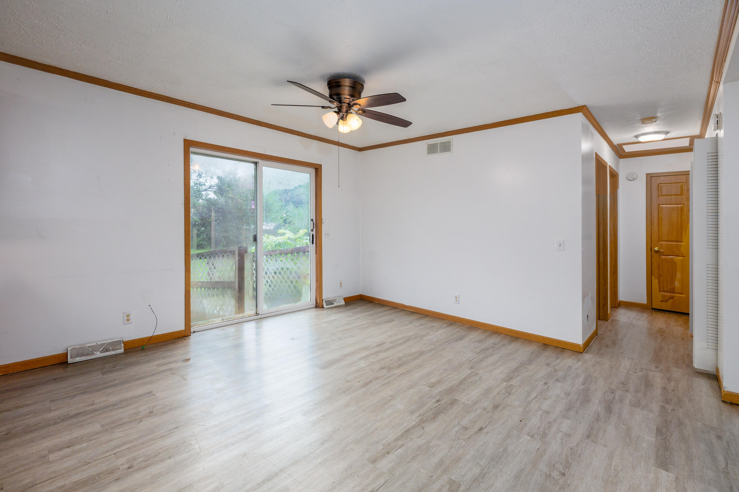 106 W Allen Street, Kentland, IN 47951; Image #9