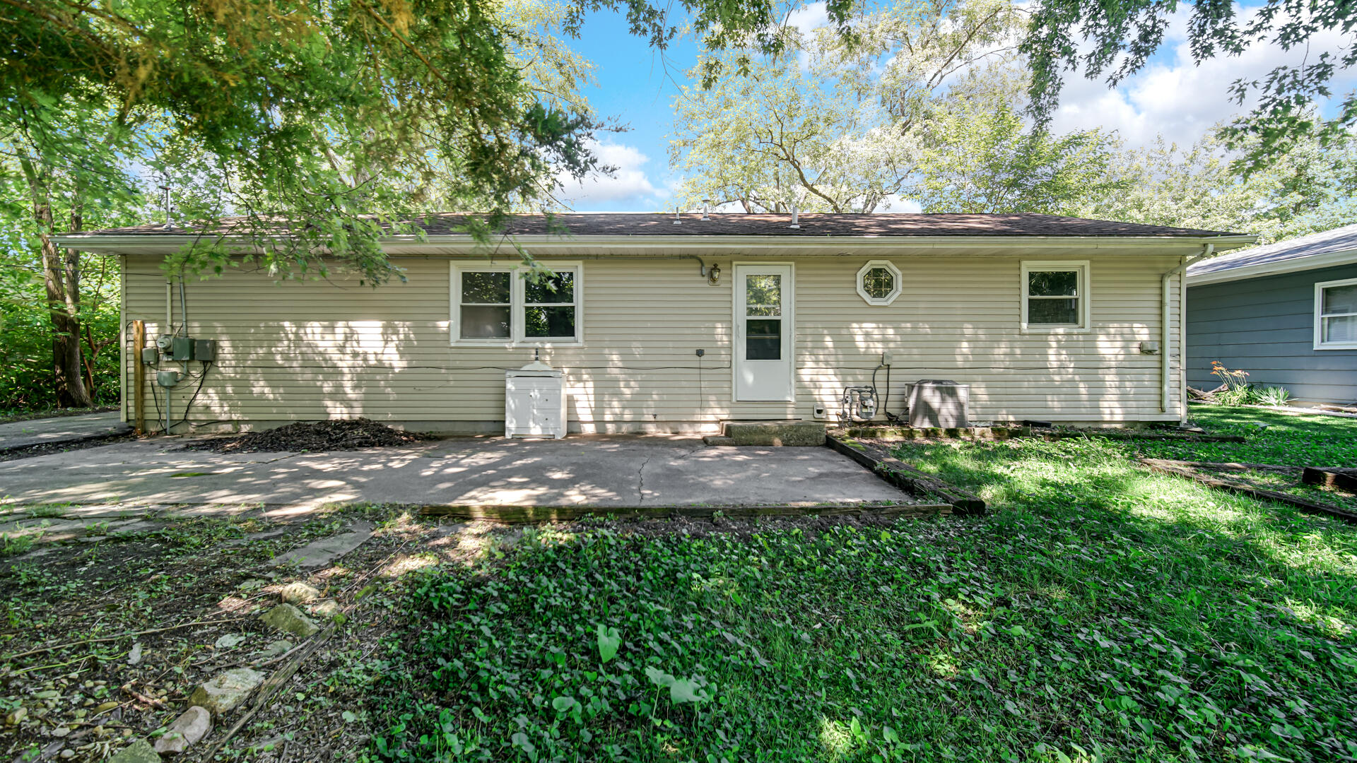 7713 Hendricks Place, Merrillville, IN 46410; Image #4