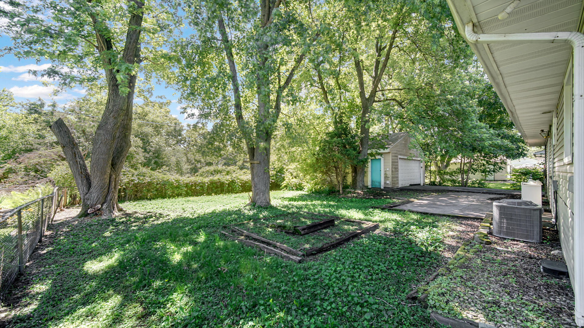 7713 Hendricks Place, Merrillville, IN 46410; Image #5