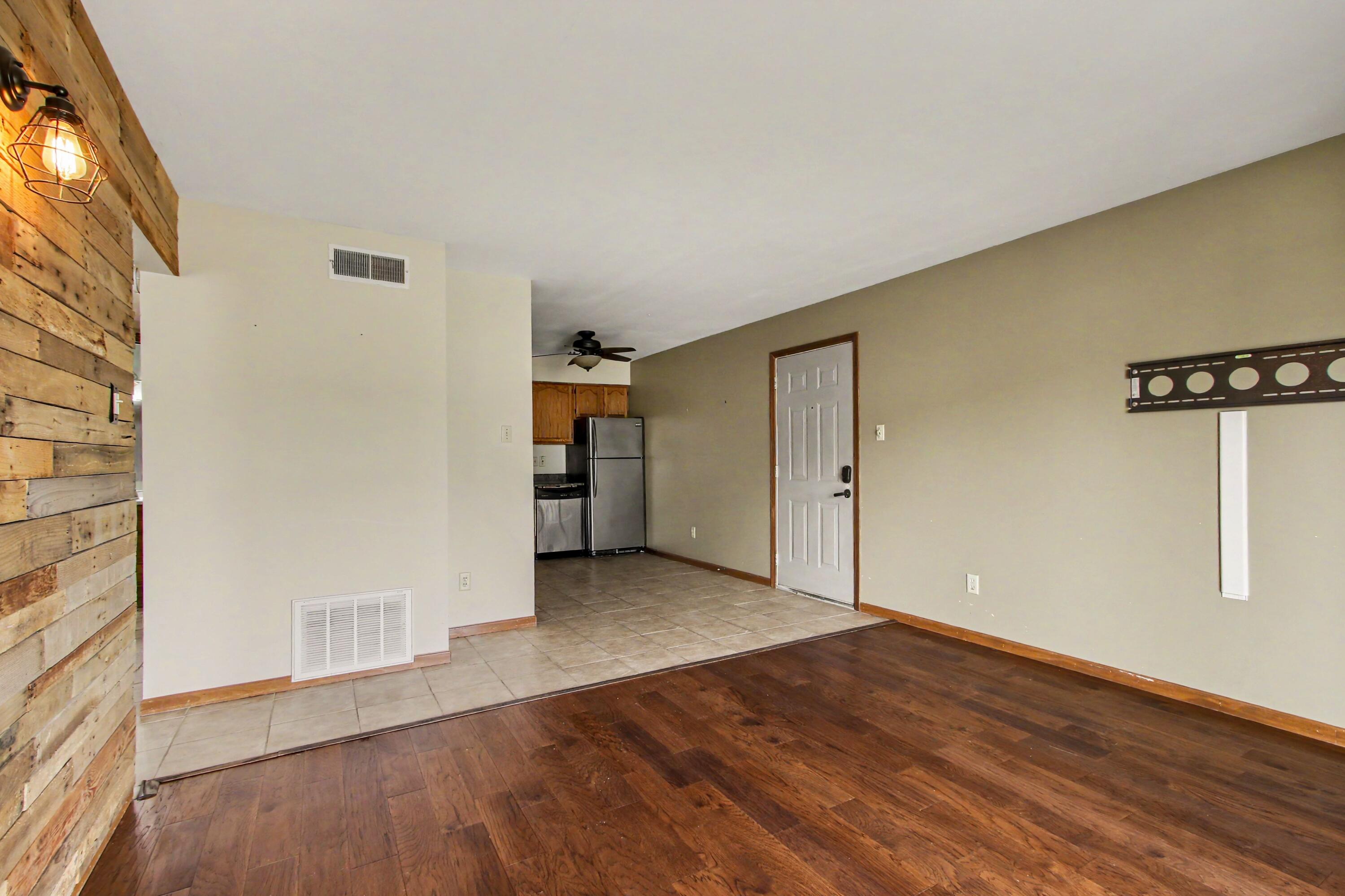 1086 Millpond, Unit B Road, Valparaiso, IN 46385; Image #10