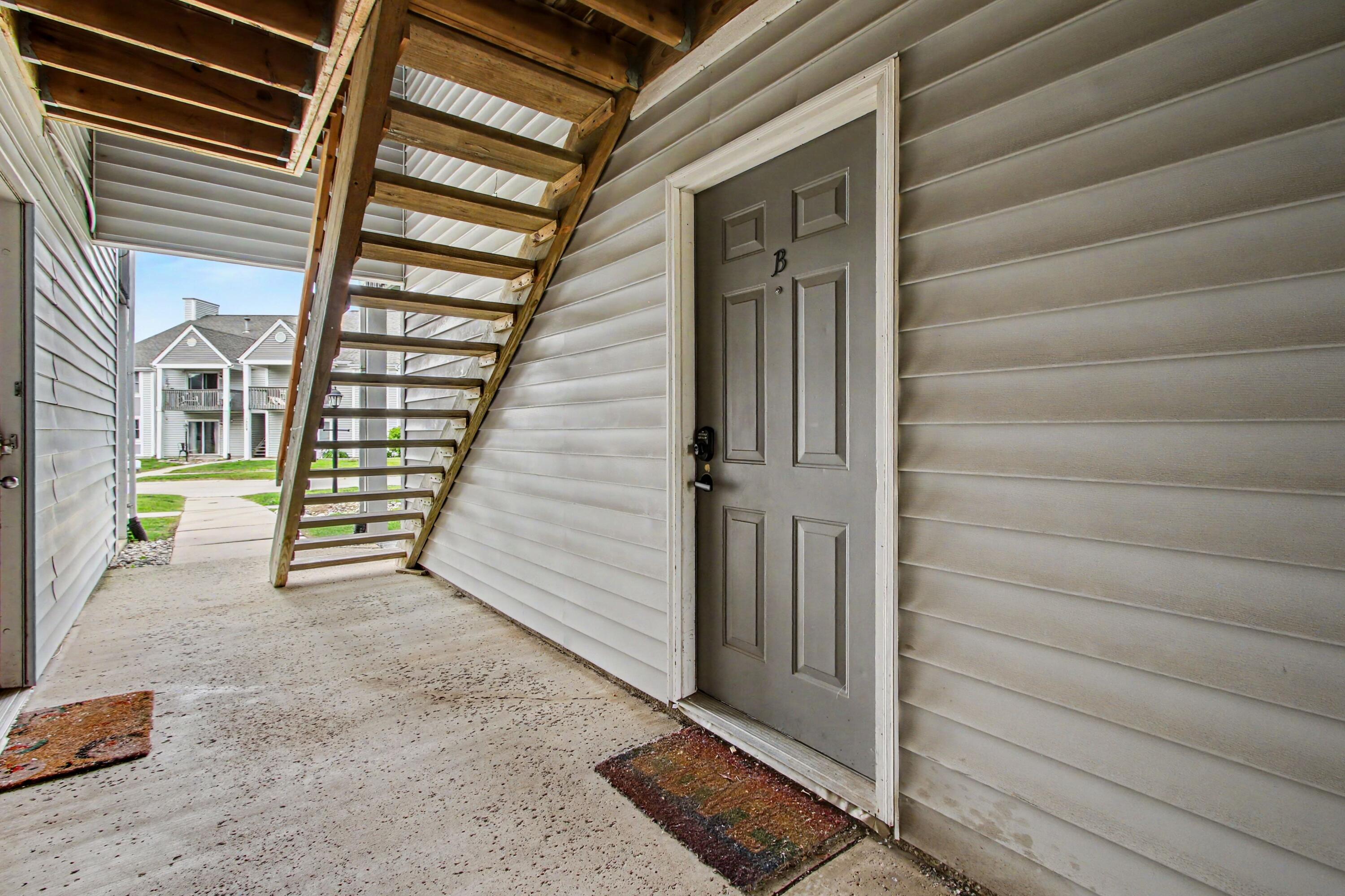 1086 Millpond, Unit B Road, Valparaiso, IN 46385; Image #2