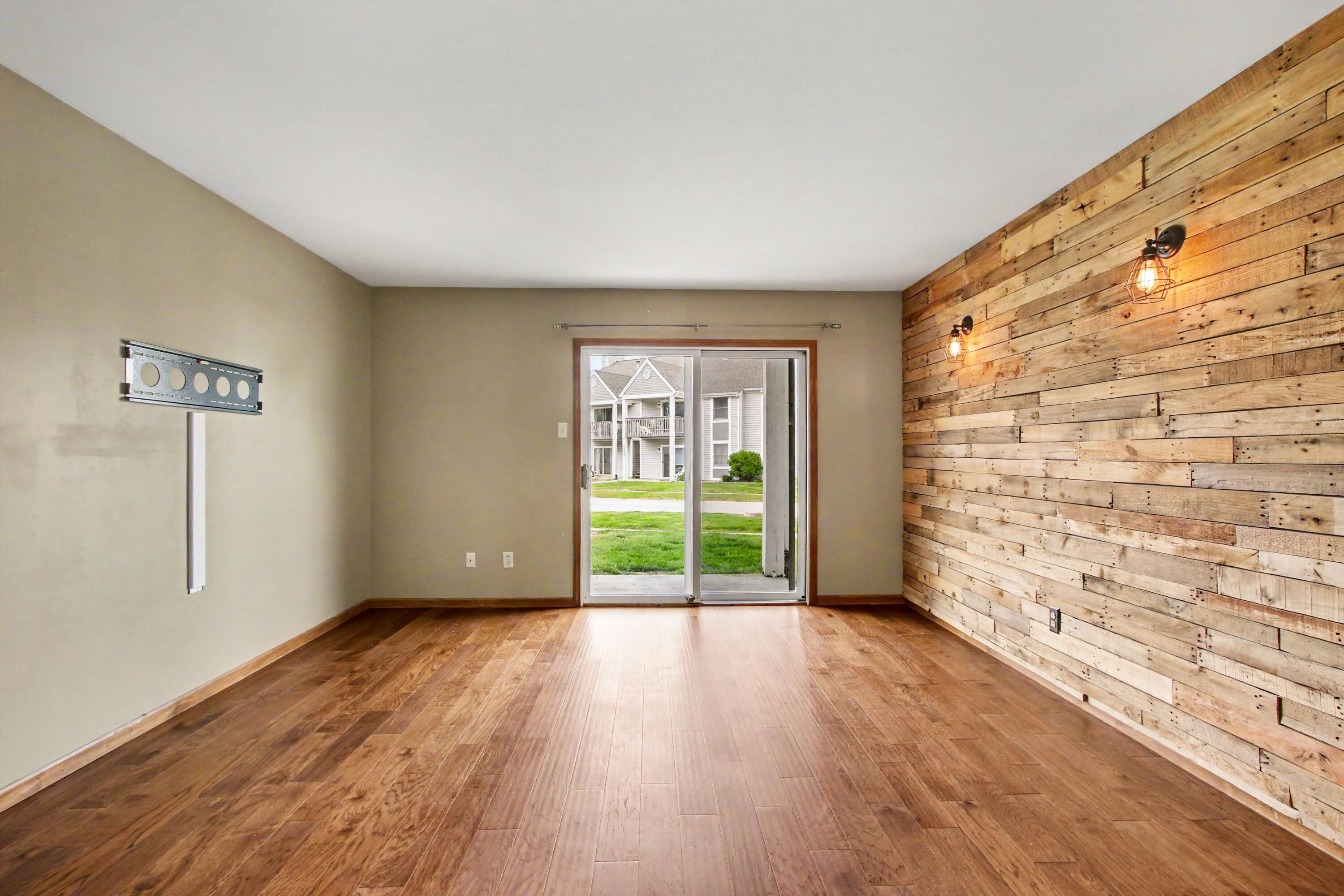 1086 Millpond, Unit B Road, Valparaiso, IN 46385; Image #3