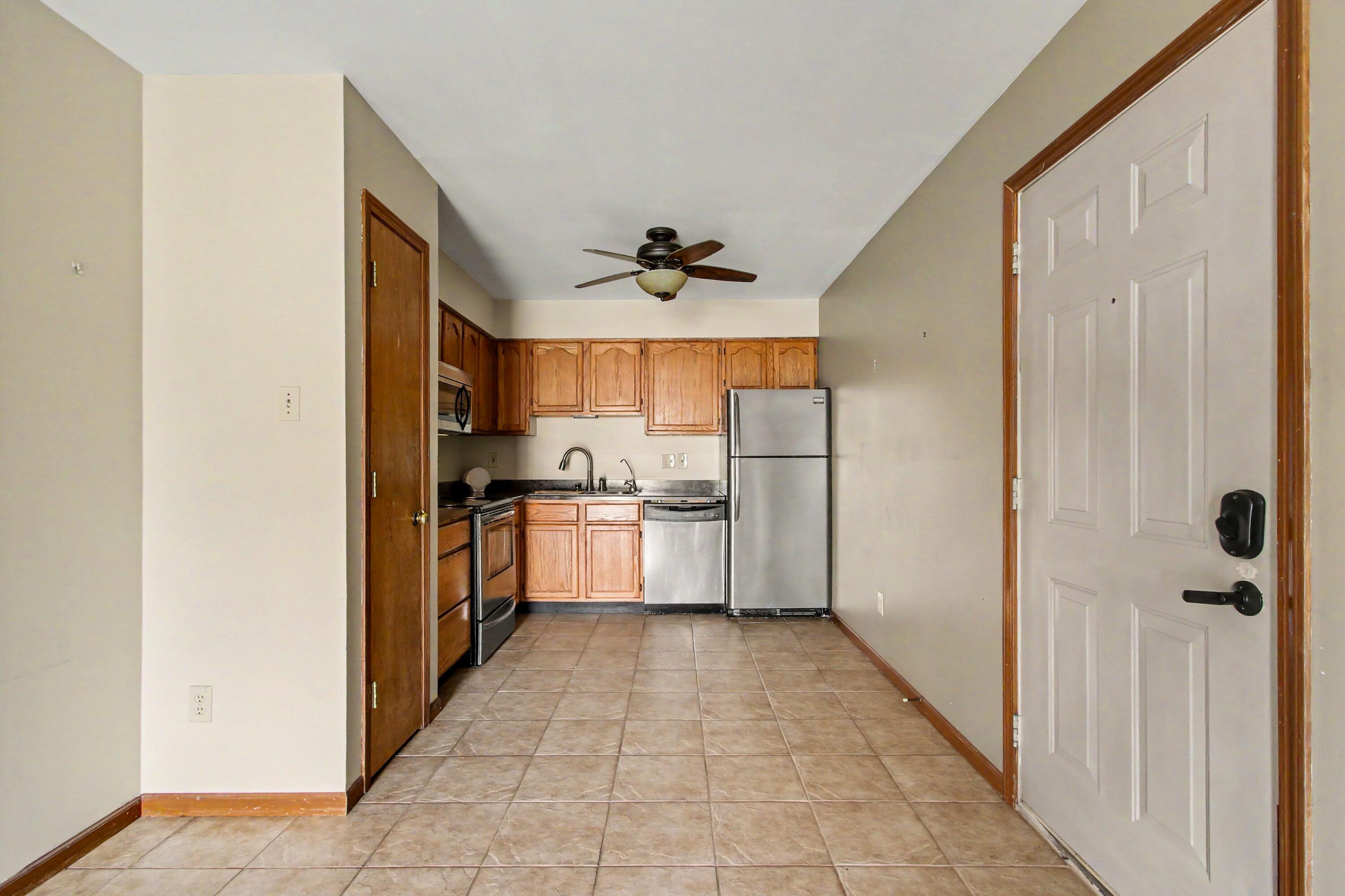 1086 Millpond, Unit B Road, Valparaiso, IN 46385; Image #6