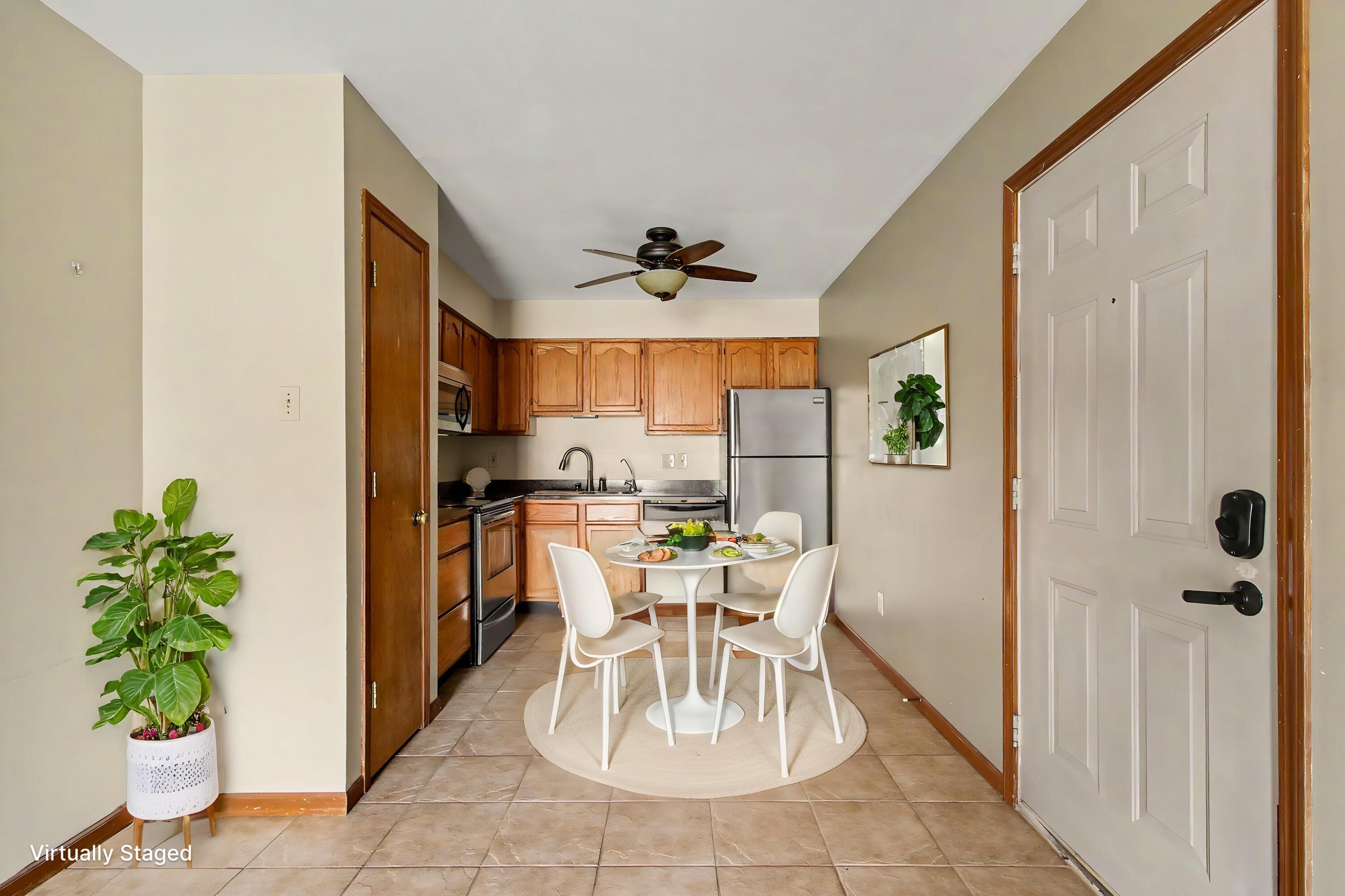 1086 Millpond, Unit B Road, Valparaiso, IN 46385; Image #7
