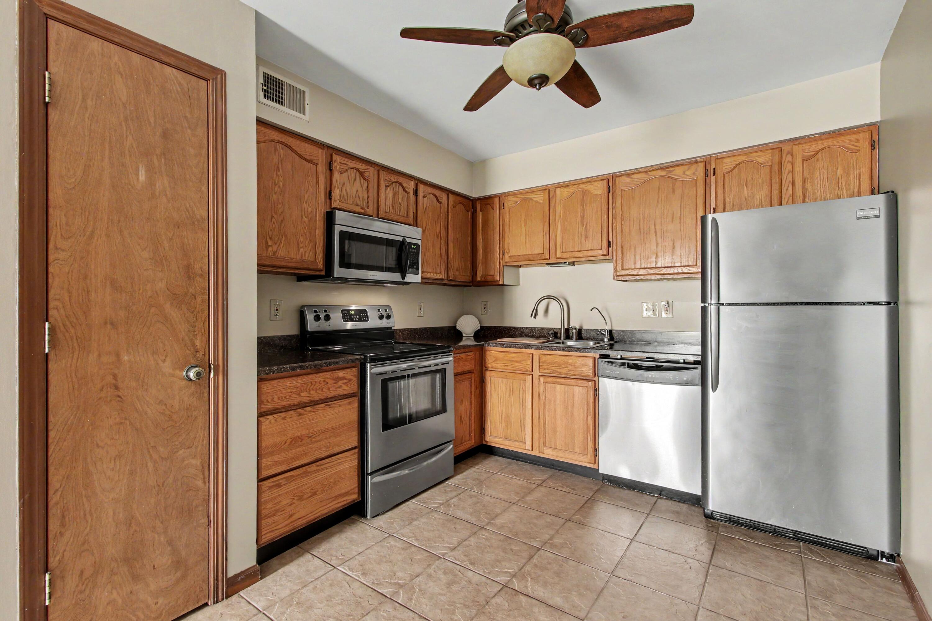 1086 Millpond, Unit B Road, Valparaiso, IN 46385; Image #8