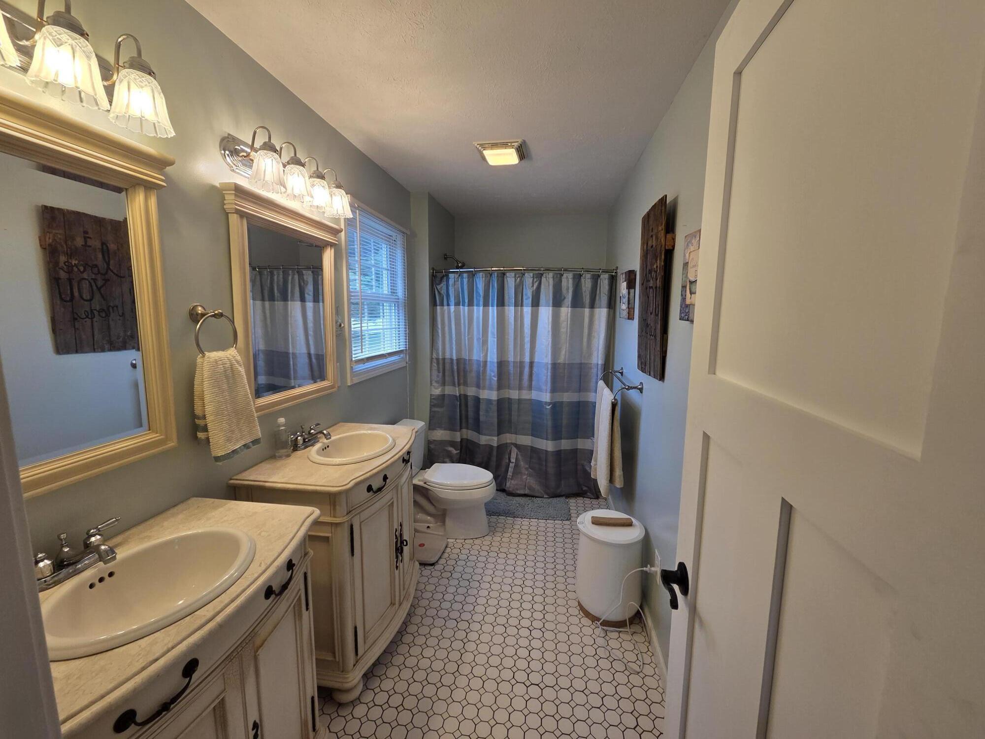 4084 W Shore Drive, Bremen, IN 46506; Image #43