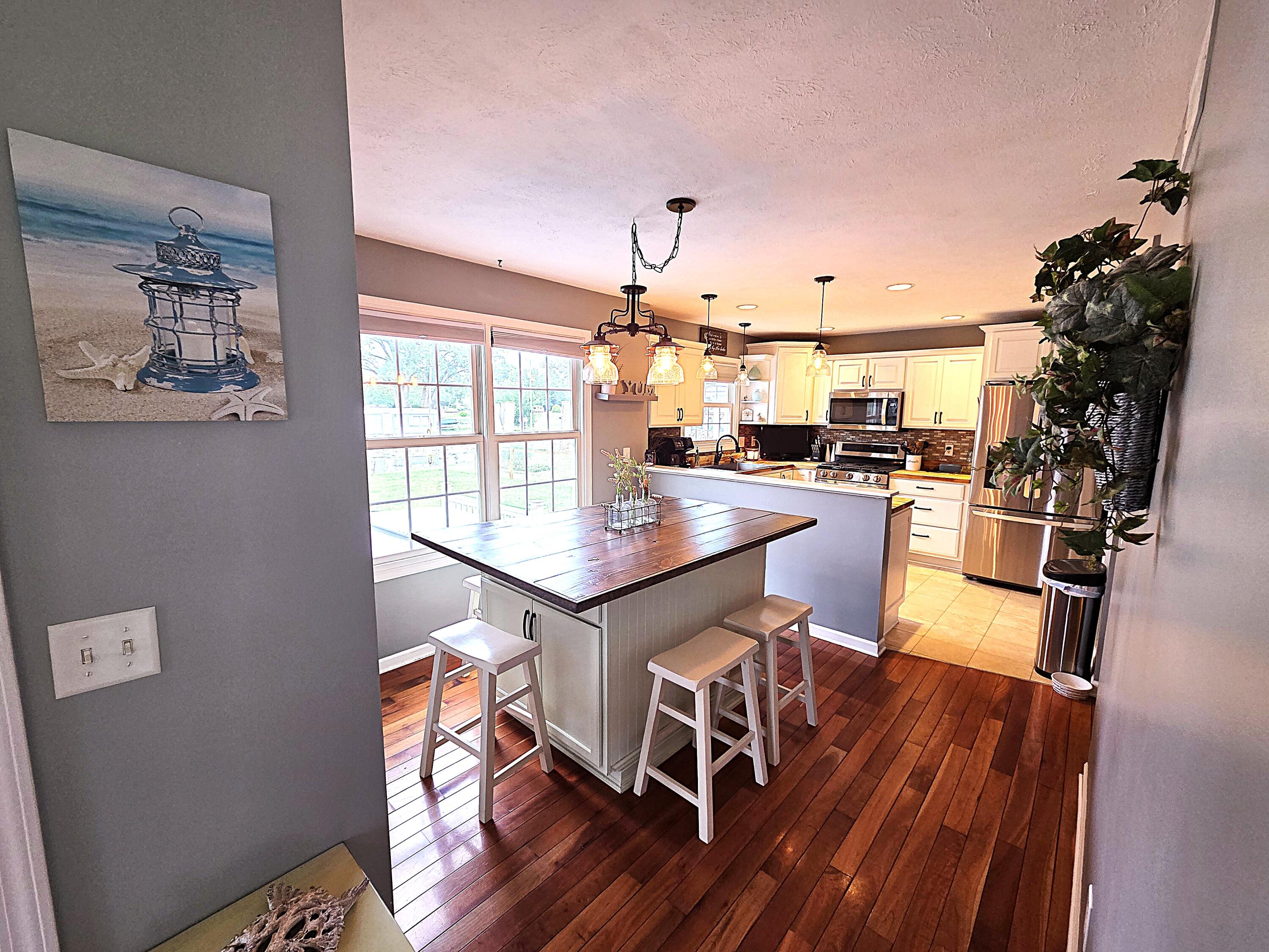 4084 W Shore Drive, Bremen, IN 46506; Image #6